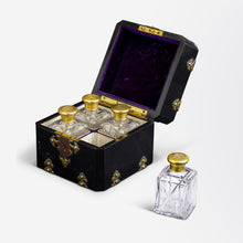 Load image into Gallery viewer, Black Lacquered Scent Case by Leuchars
