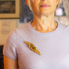 Load image into Gallery viewer, Oversized 18kt Yellow Gold Lovers Knot Brooch