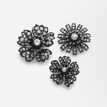 Load image into Gallery viewer, 19th Century, 18kt Yellow Gold and Diamond ‘En Tremblant’ Brooch