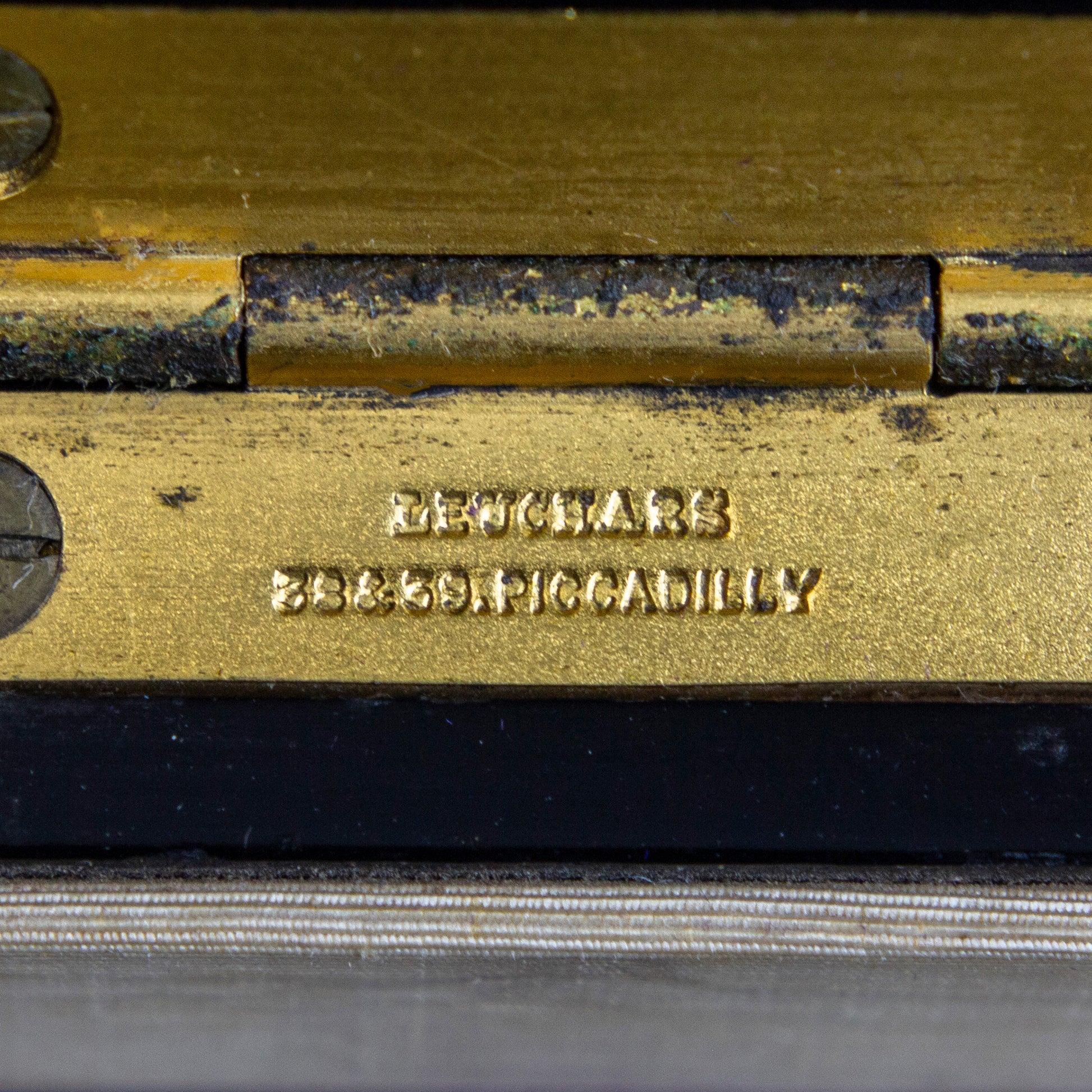 Étui à parfum laqué noir de Leuchars