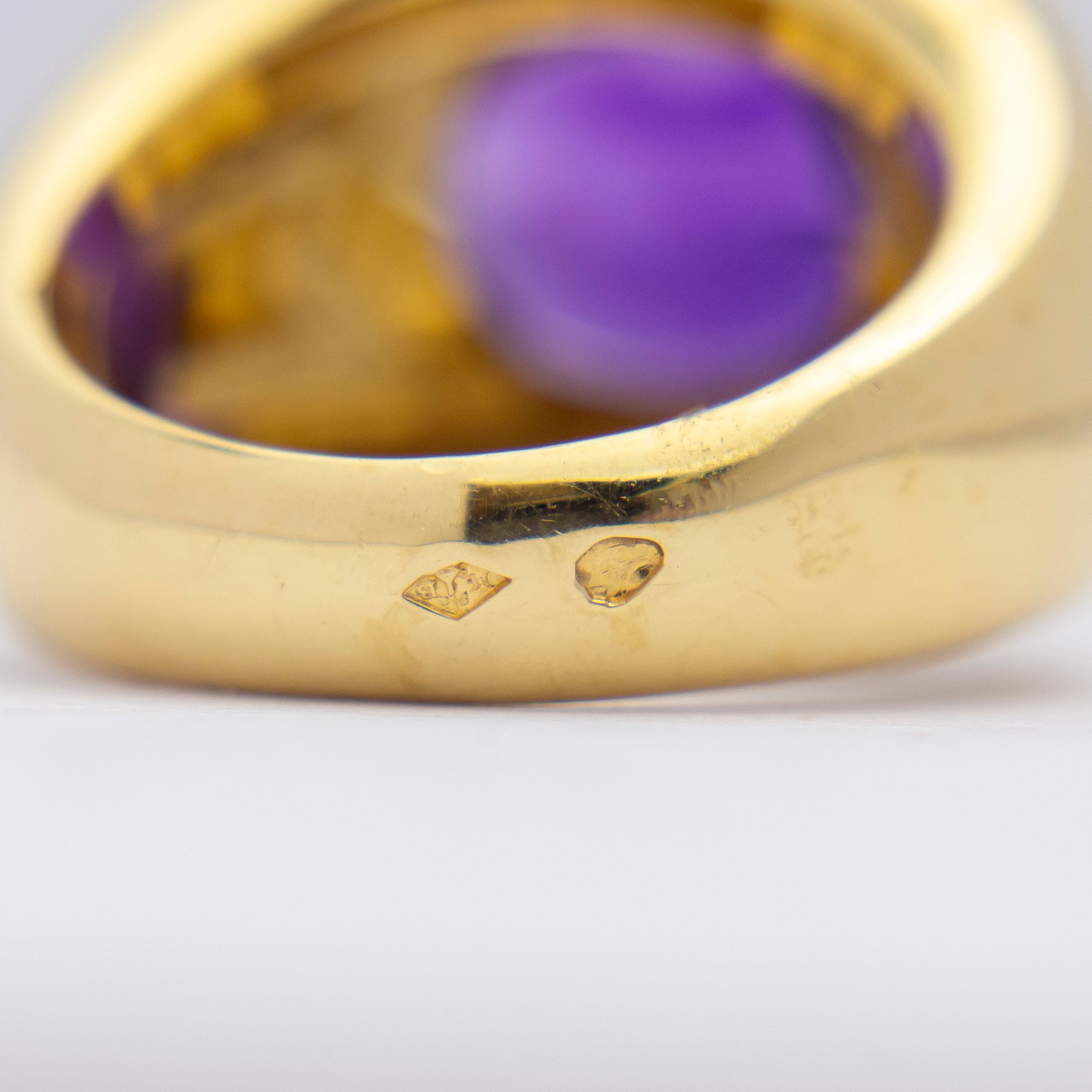 Bague cocktail Mauboussin en améthyste et nacre