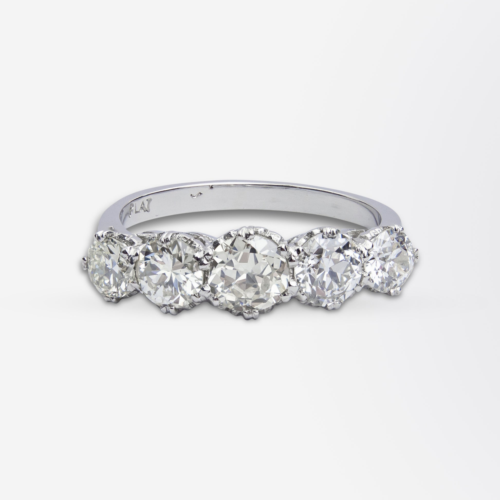 Bague en platine de style antique et diamant taille ancienne européenne