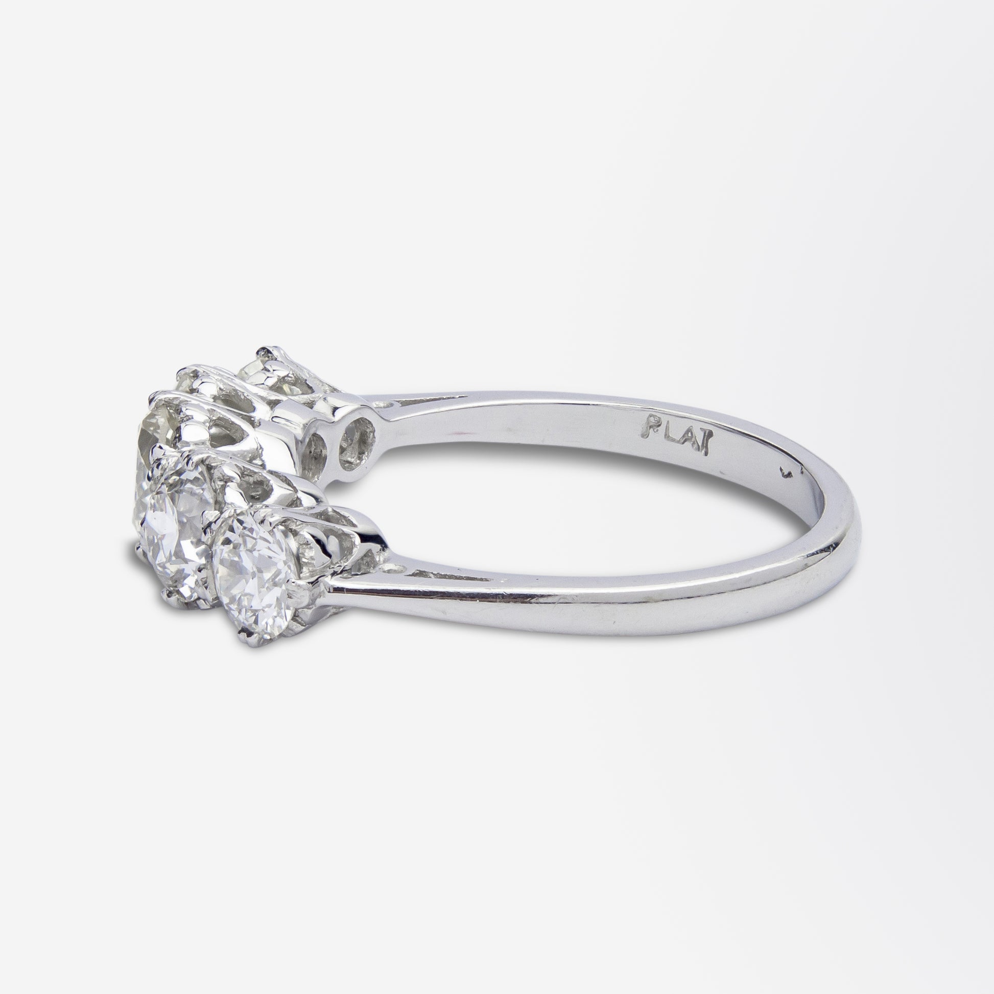 Bague en platine de style antique et diamant taille ancienne européenne