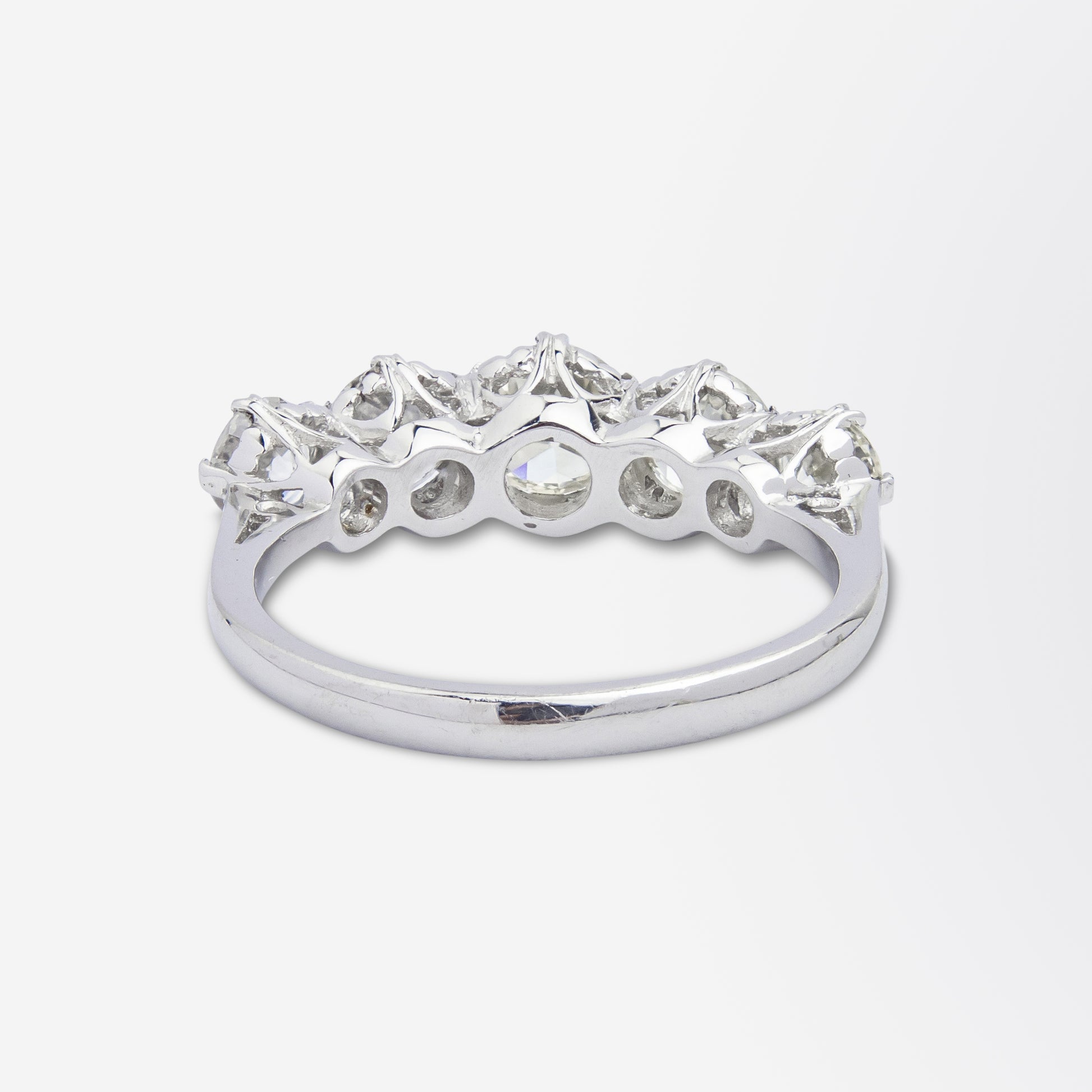 Bague en platine de style antique et diamant taille ancienne européenne