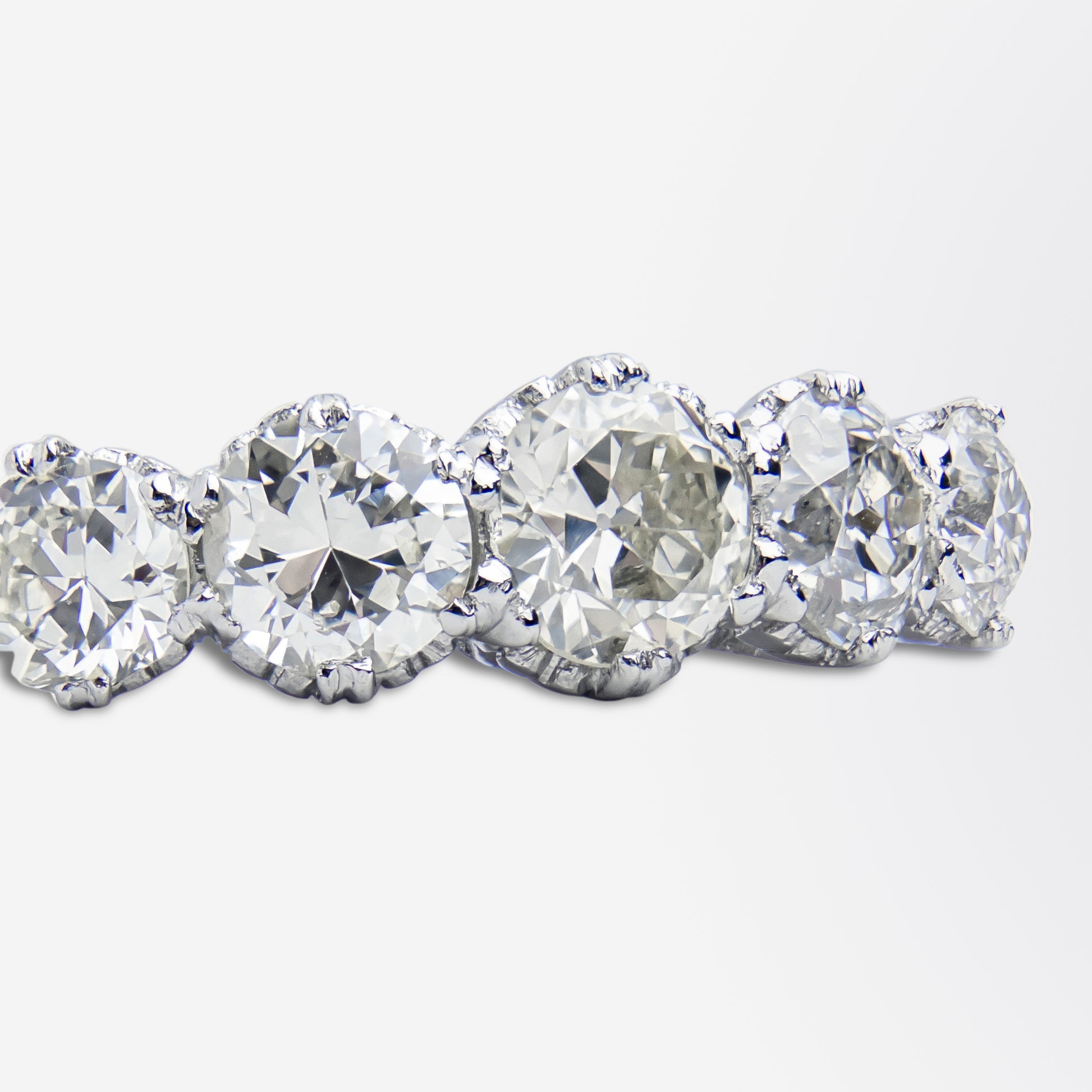 Bague en platine de style antique et diamant taille ancienne européenne