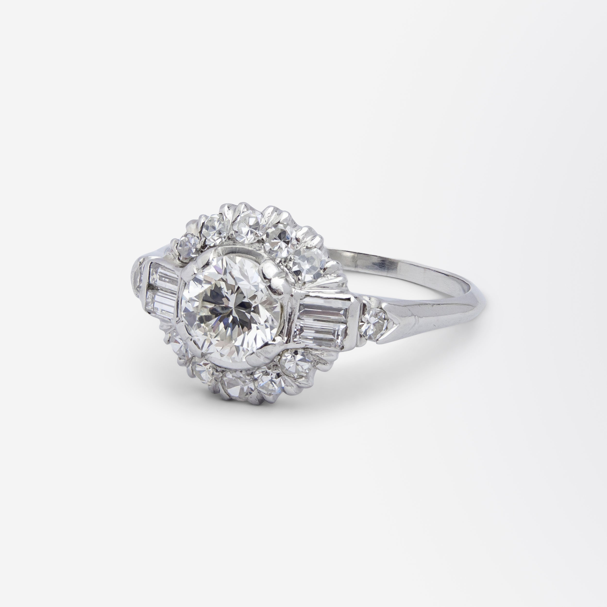 Bague Art Déco en platine et diamants