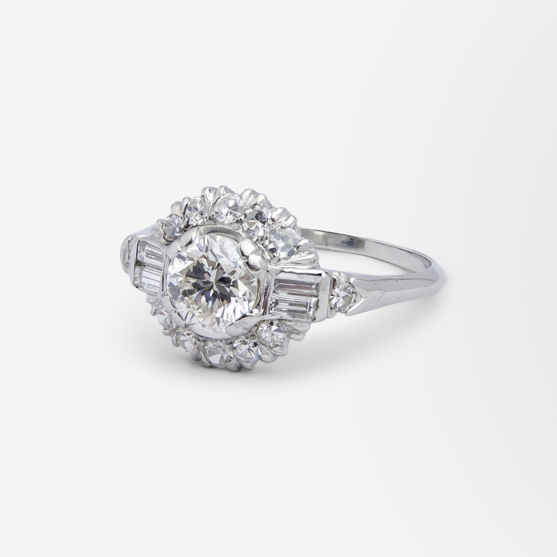 Bague Art Déco en platine et diamants