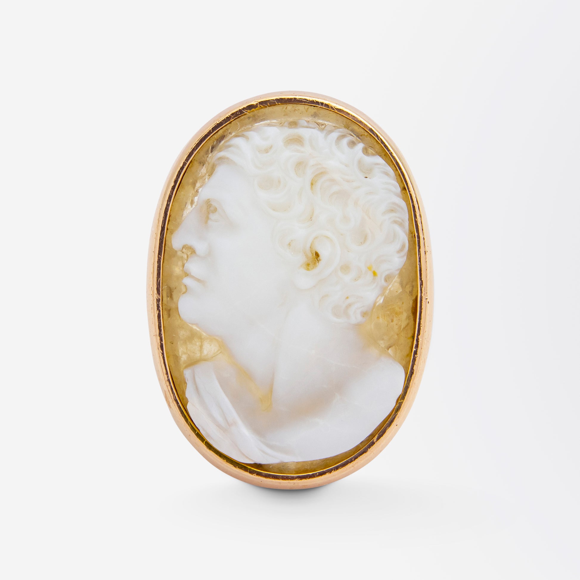 Bague camée en pierre dure ancienne