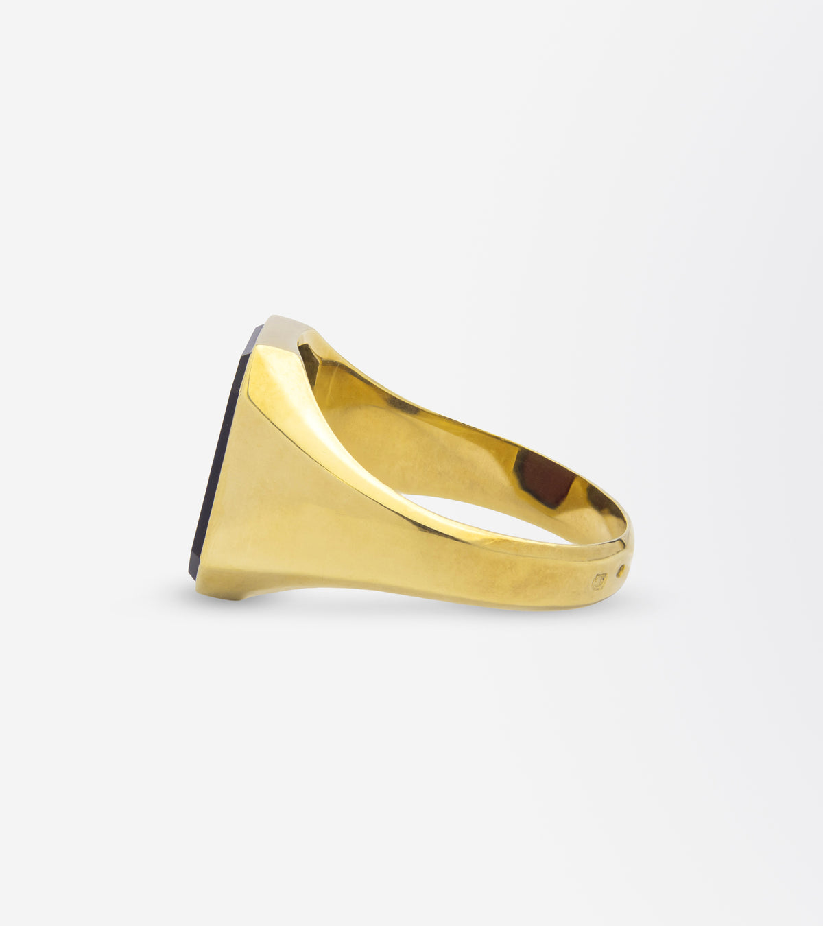 Carnelian Signet Ring in 14kt Yellow Gold