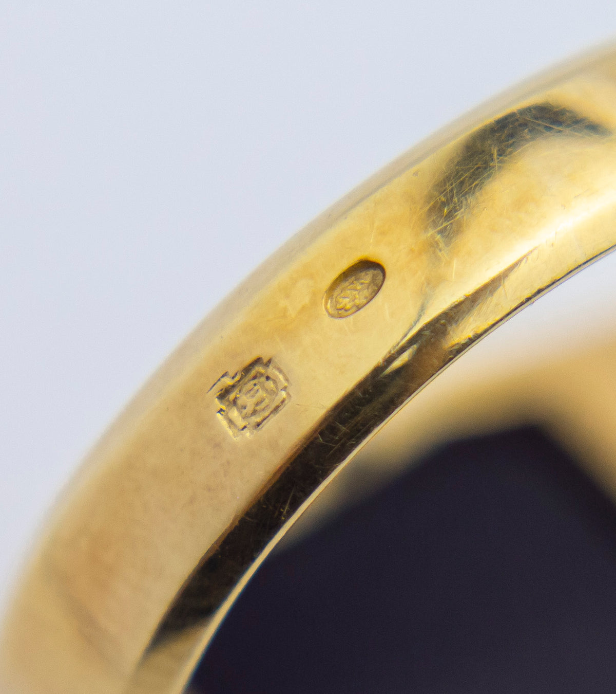 Carnelian Signet Ring in 14kt Yellow Gold