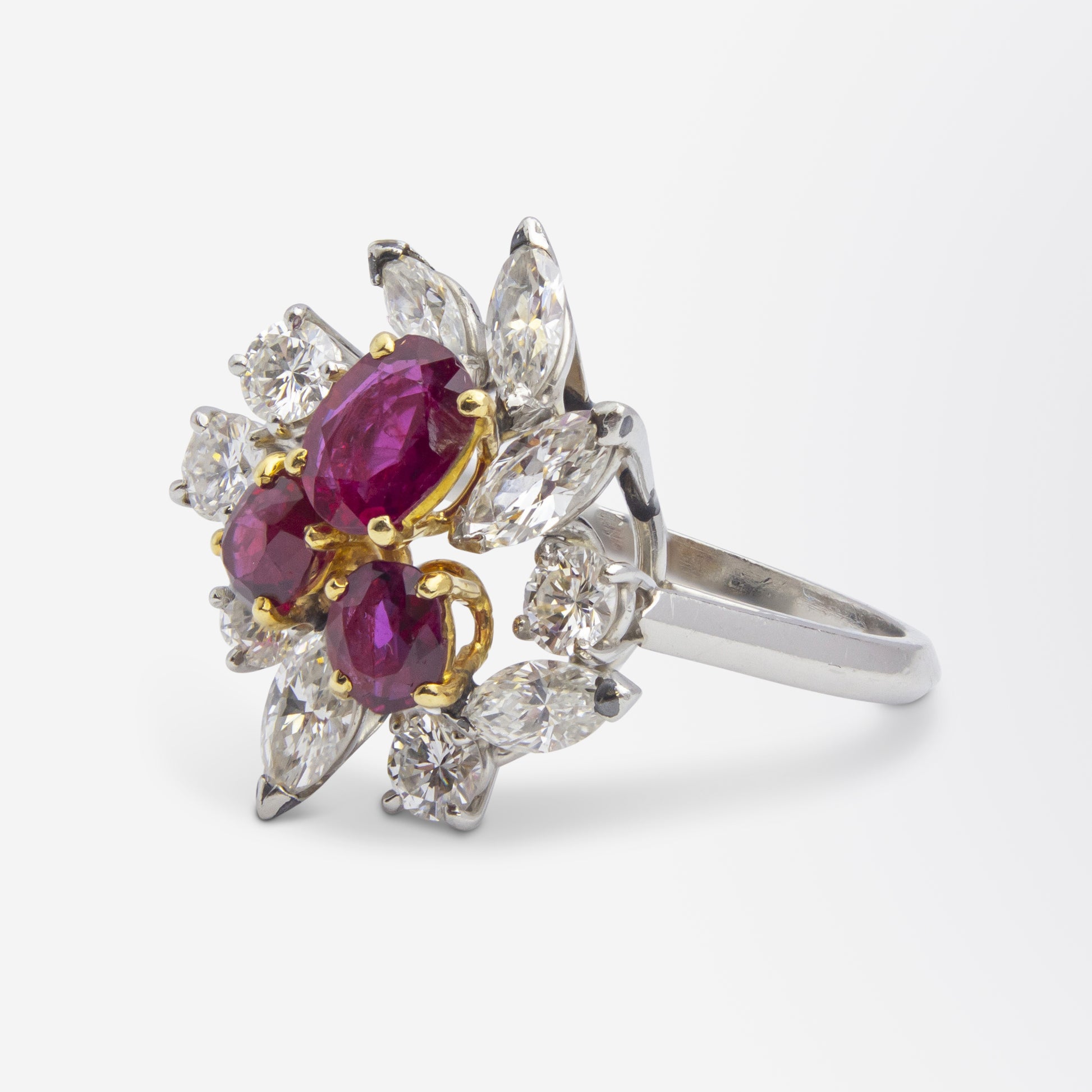 Bague en rubis et diamants de style milieu du siècle par Chaumet