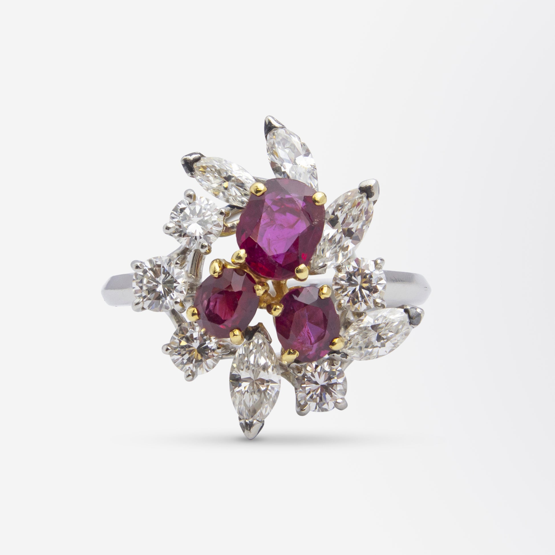 Bague en rubis et diamants de style milieu du siècle par Chaumet