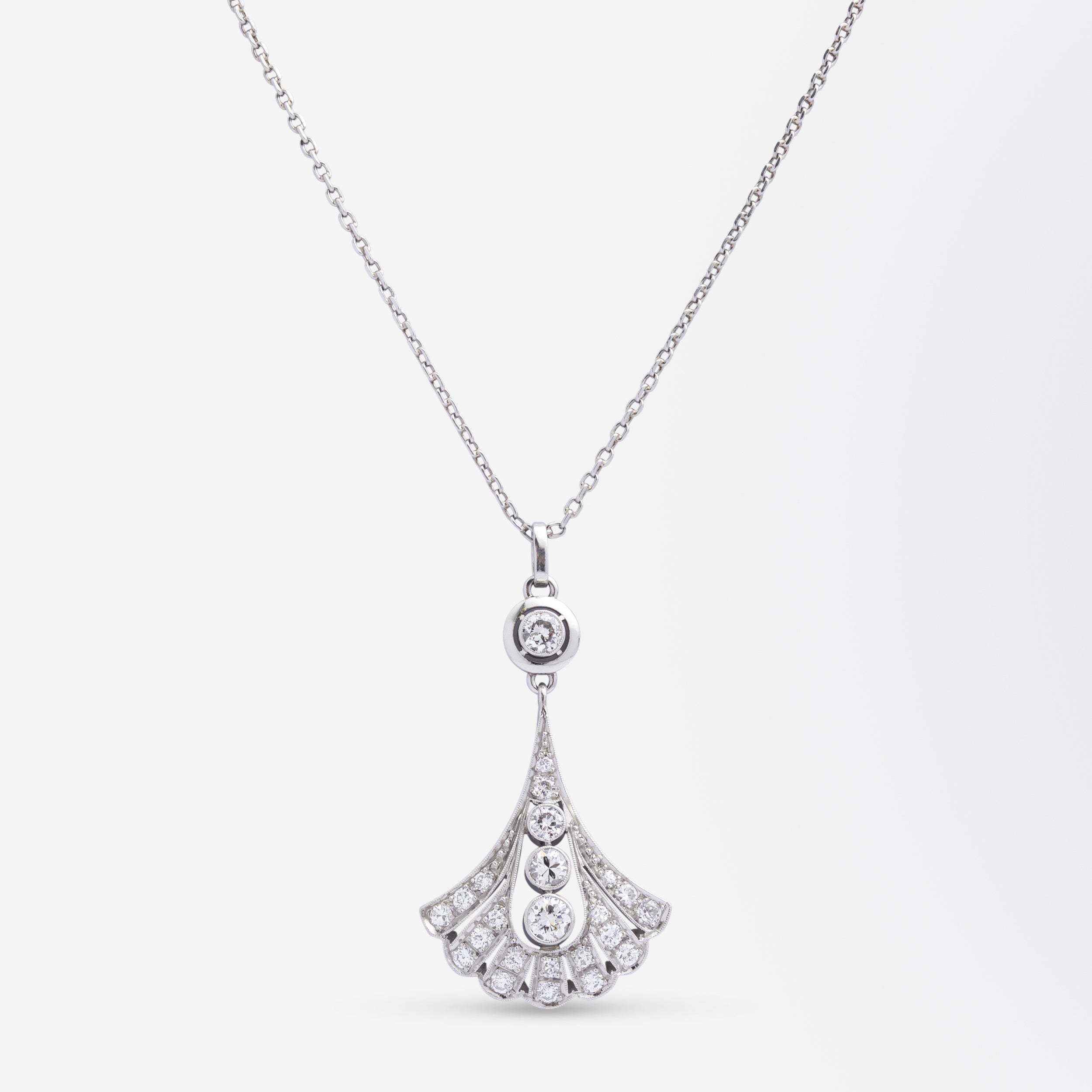 Collier éventail Art Déco en platine et diamants