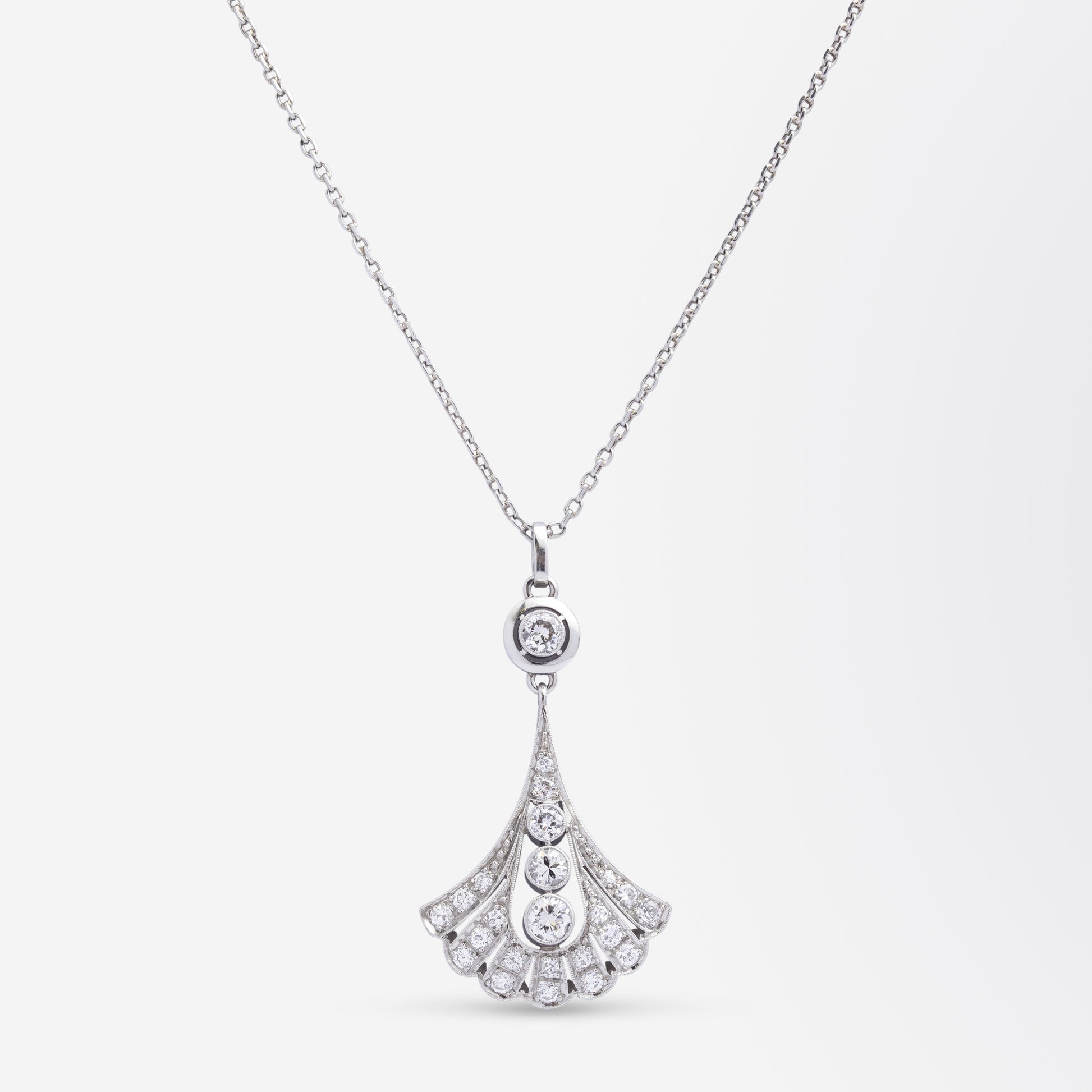 Collier éventail Art Déco en platine et diamants