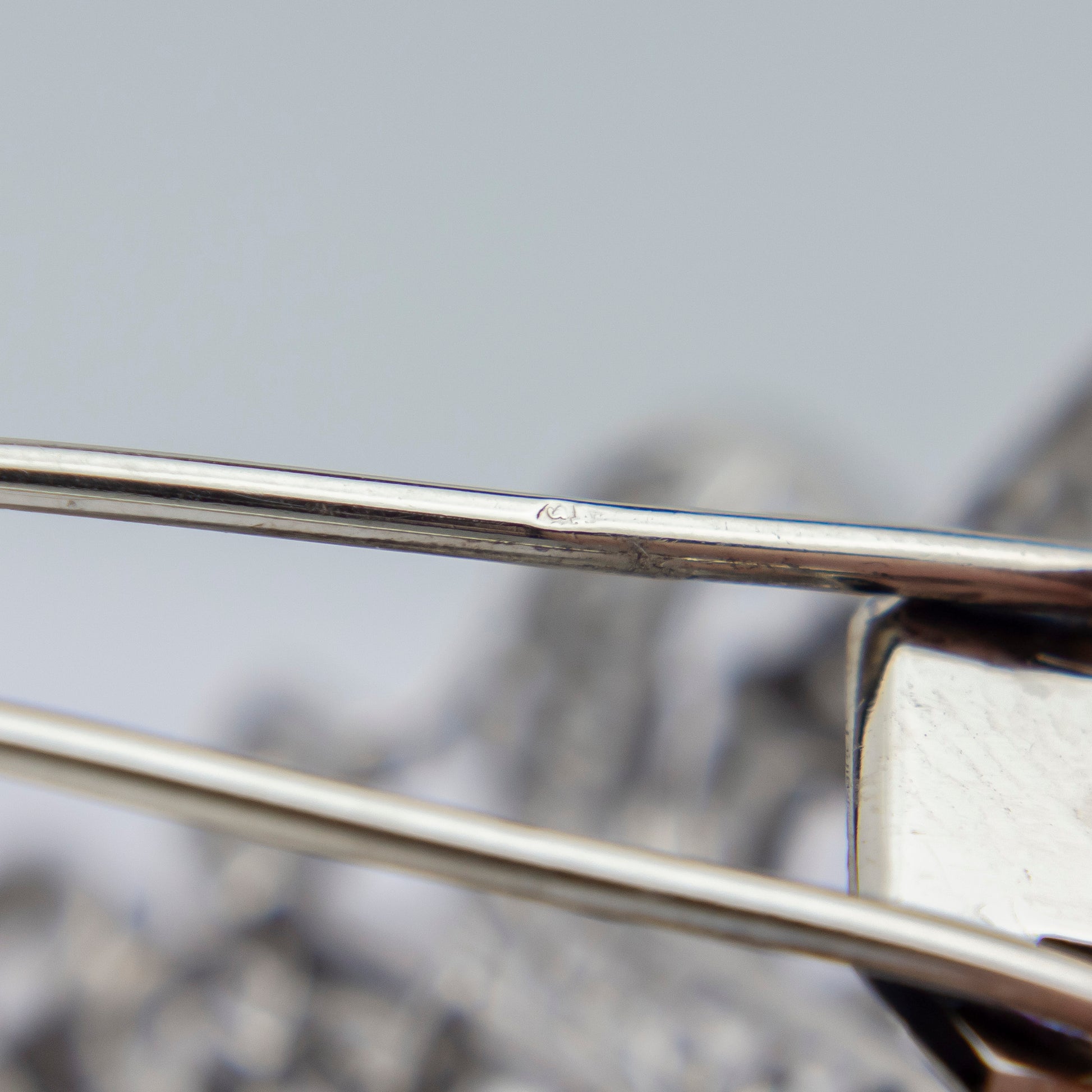 Broche clip Art Déco française en platine et diamants