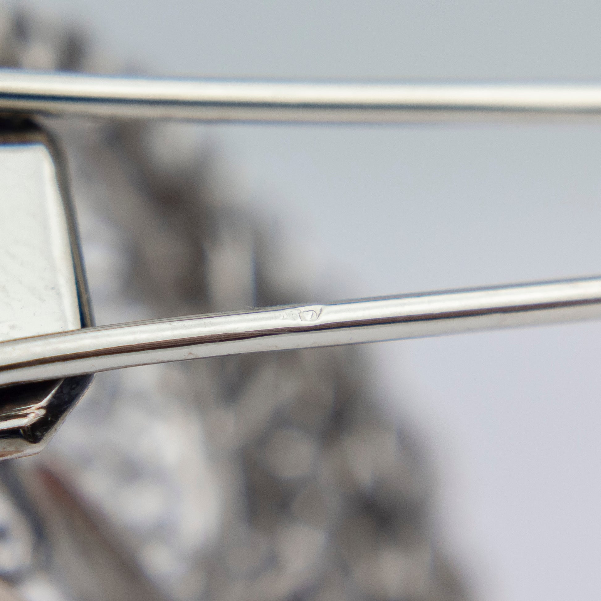 Broche clip Art Déco française en platine et diamants