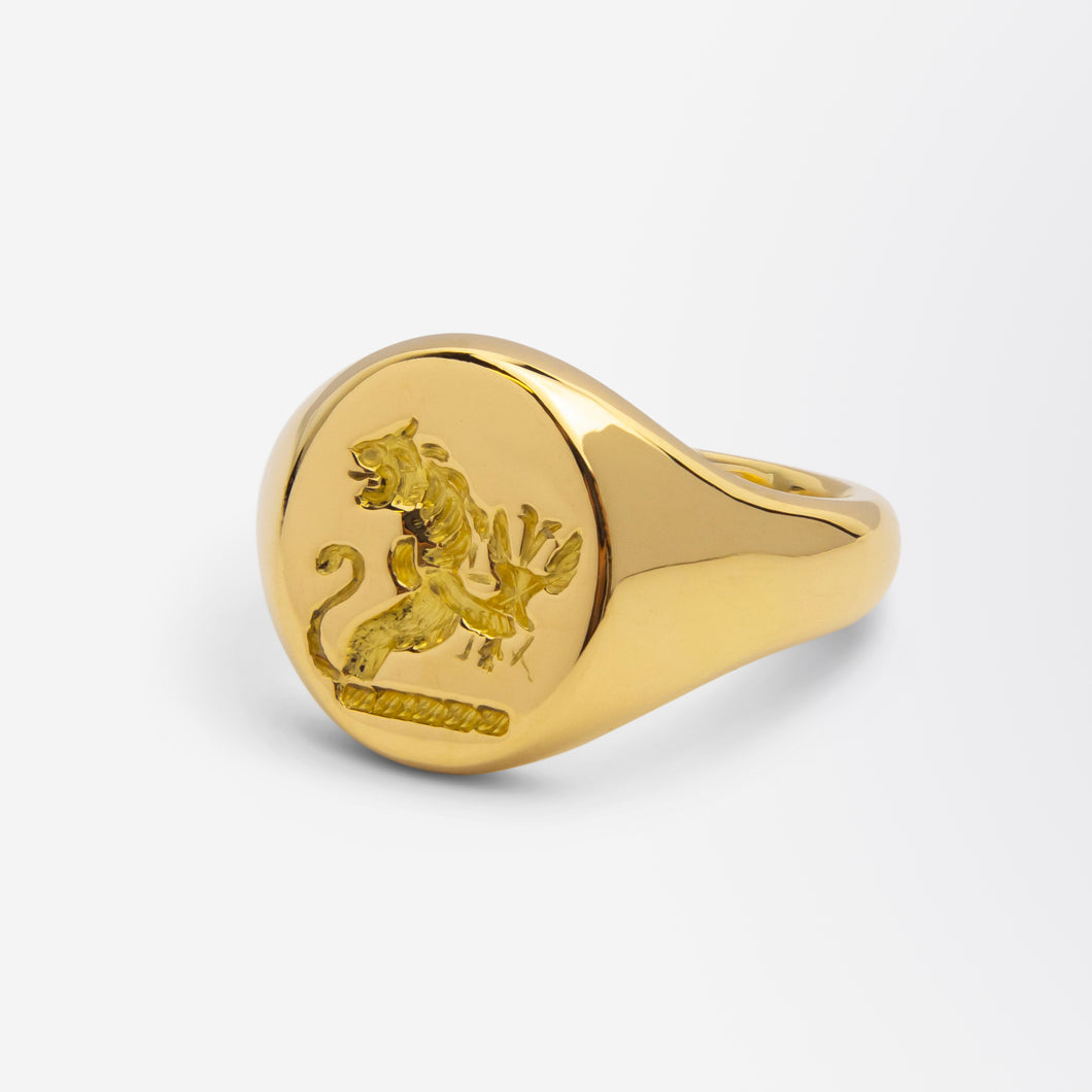 English 18kt Yellow Gold Signet Ring