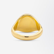 Load image into Gallery viewer, English 18kt Yellow Gold Signet Ring
