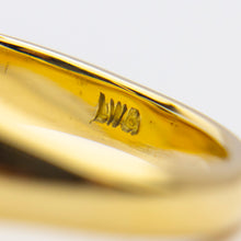Load image into Gallery viewer, English 18kt Yellow Gold Signet Ring
