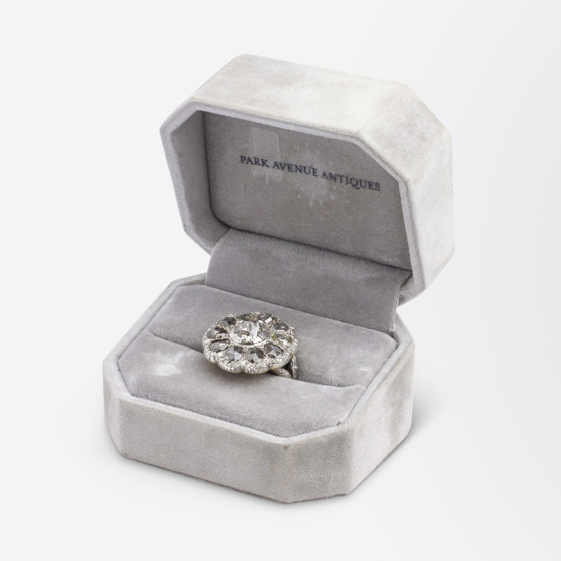 Bague bouton en diamant géorgienne