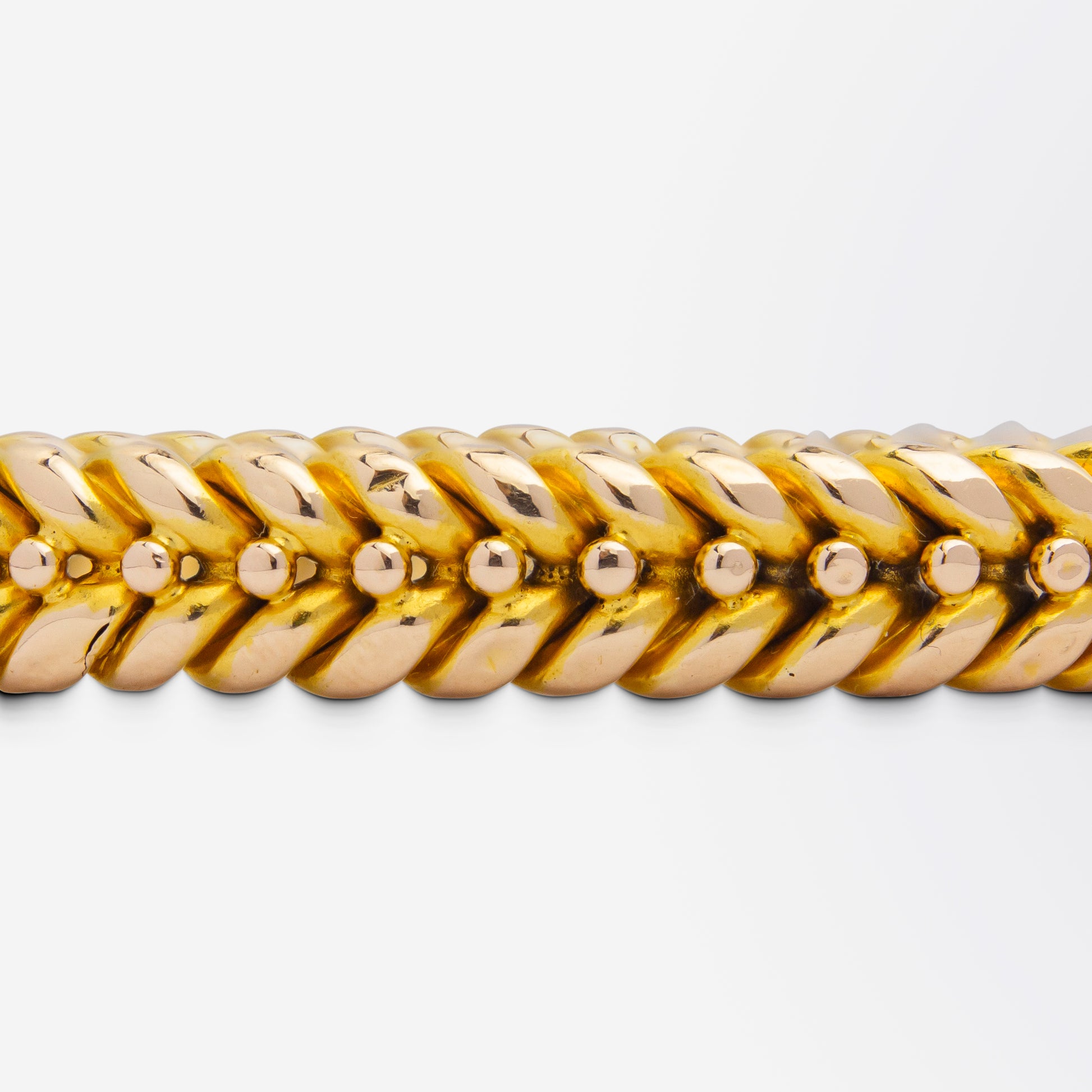 Antique 15kt Yellow Gold 'Illusion' Bangle