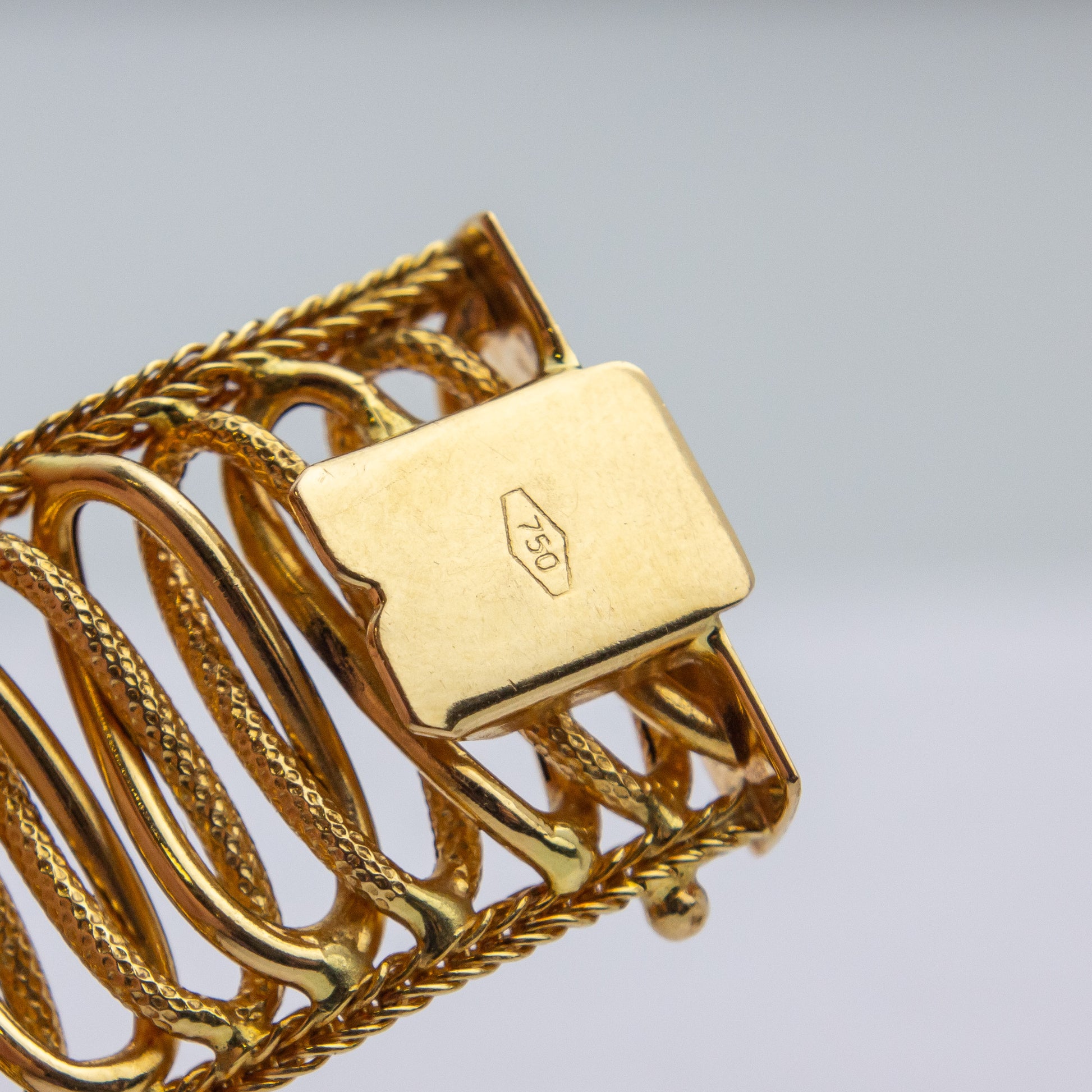 18kt Yellow Gold Fancy Link Bracelet