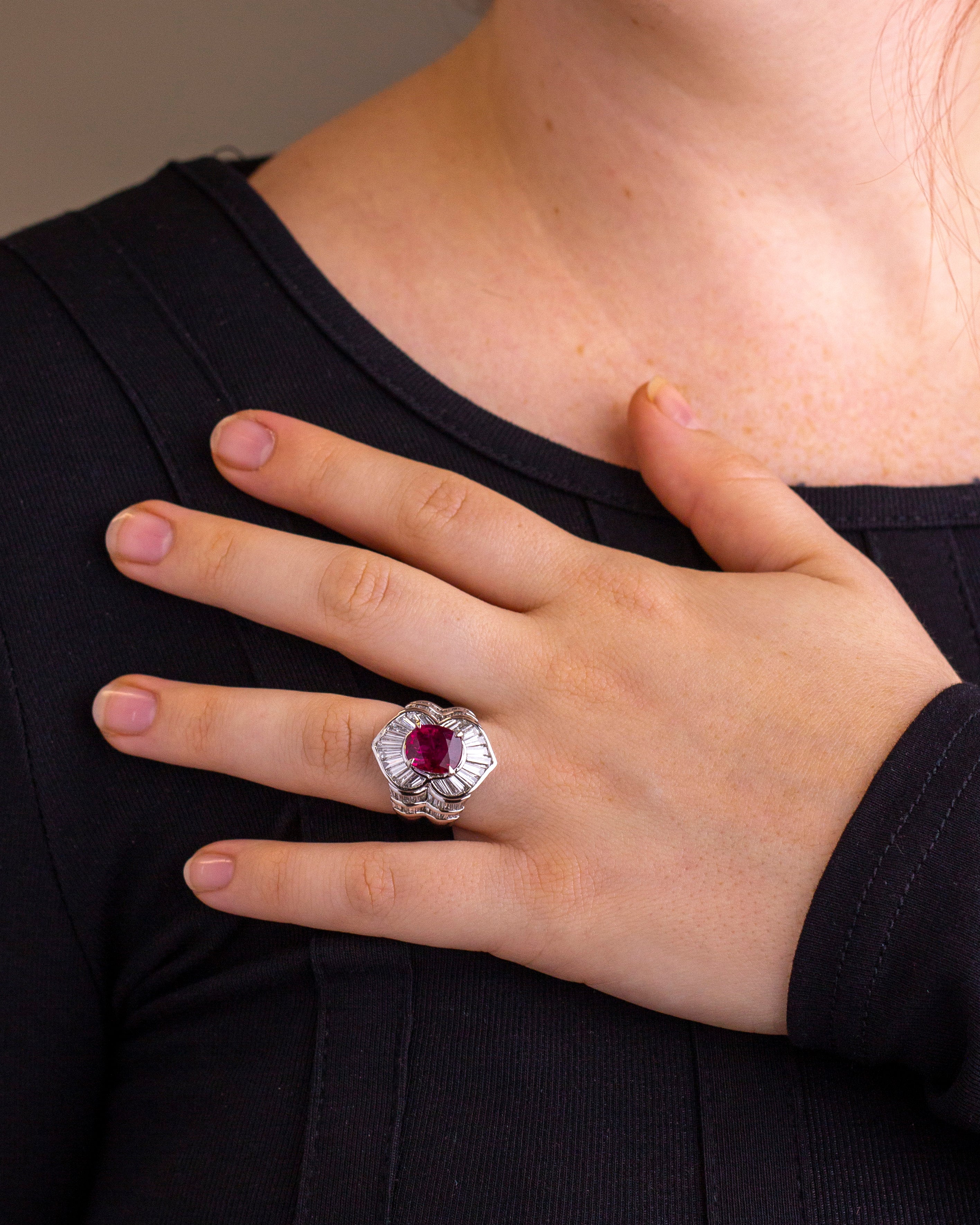 Bague impressionnante en platine, diamants et rubis certifié GIA