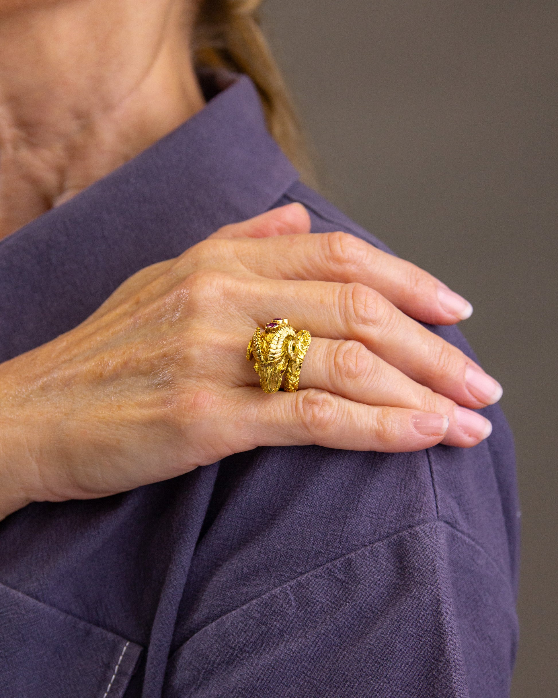 Bague Ilias Lalaounis Tête de Bélier en or jaune 18 carats