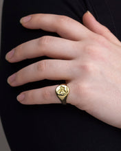 Load image into Gallery viewer, English 18kt Yellow Gold Signet Ring
