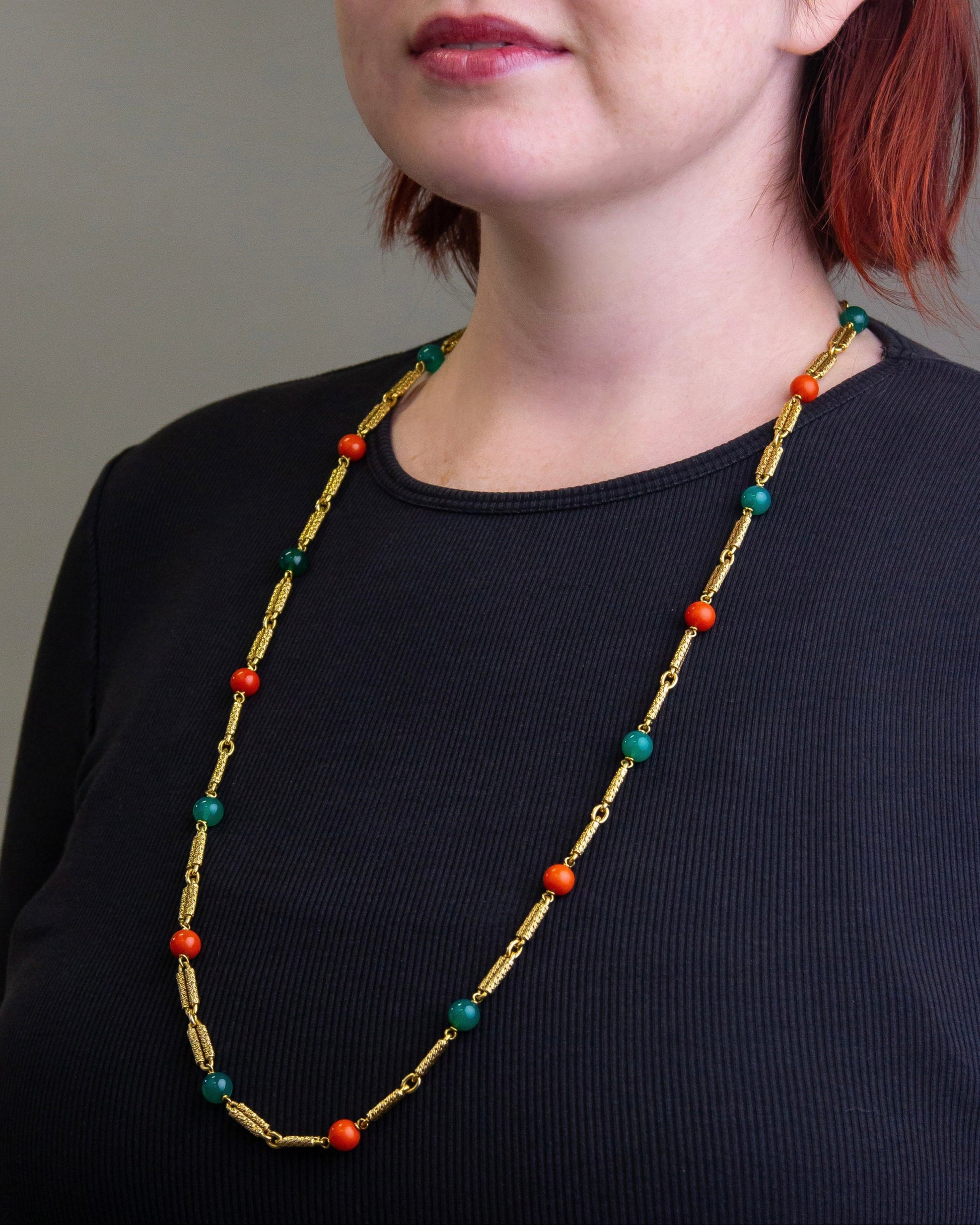 Collier Georges Lenfant en or jaune 18 carats, chrysoprase et corail