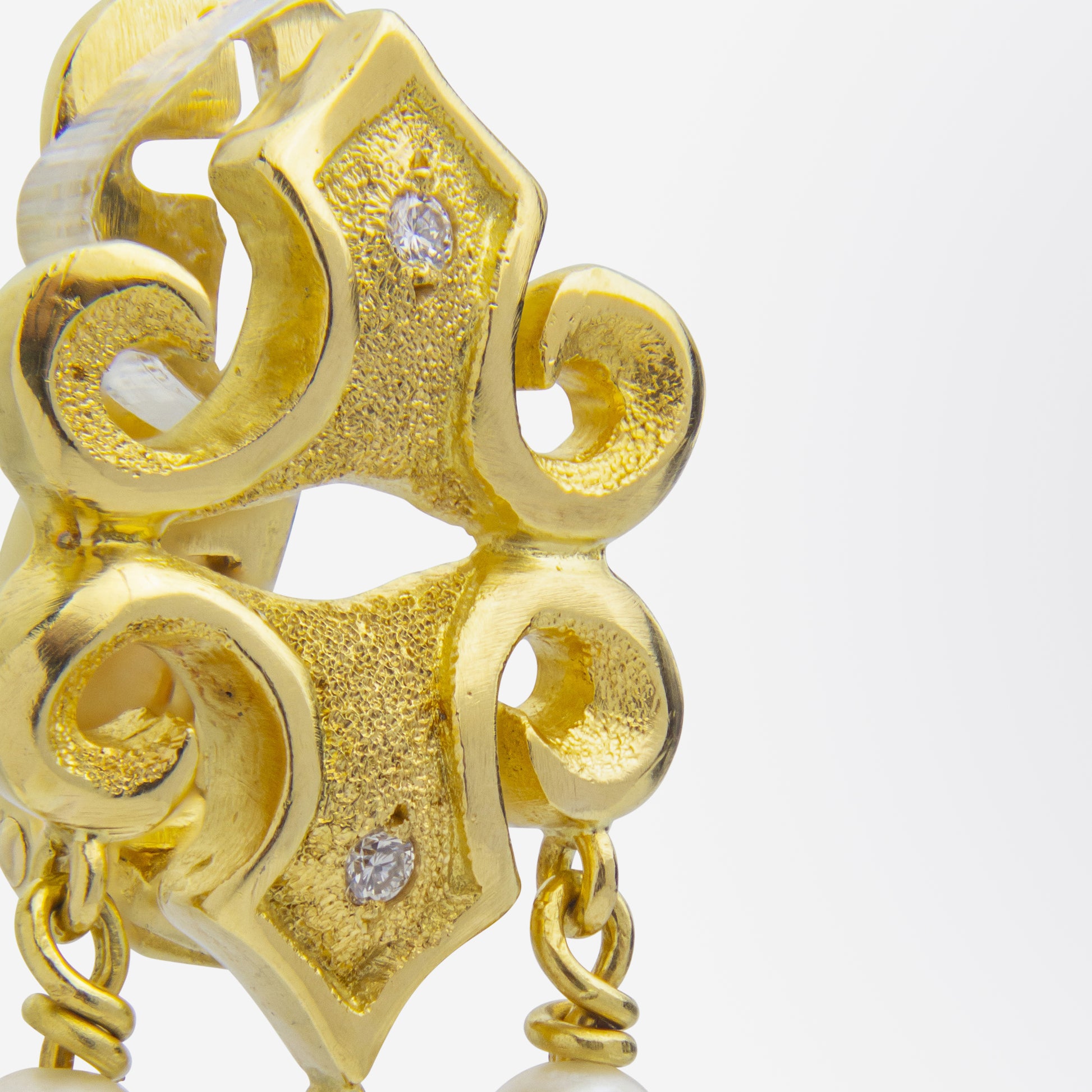 Boucles d'oreilles pendantes Ilias Lalaounis en diamants et perles