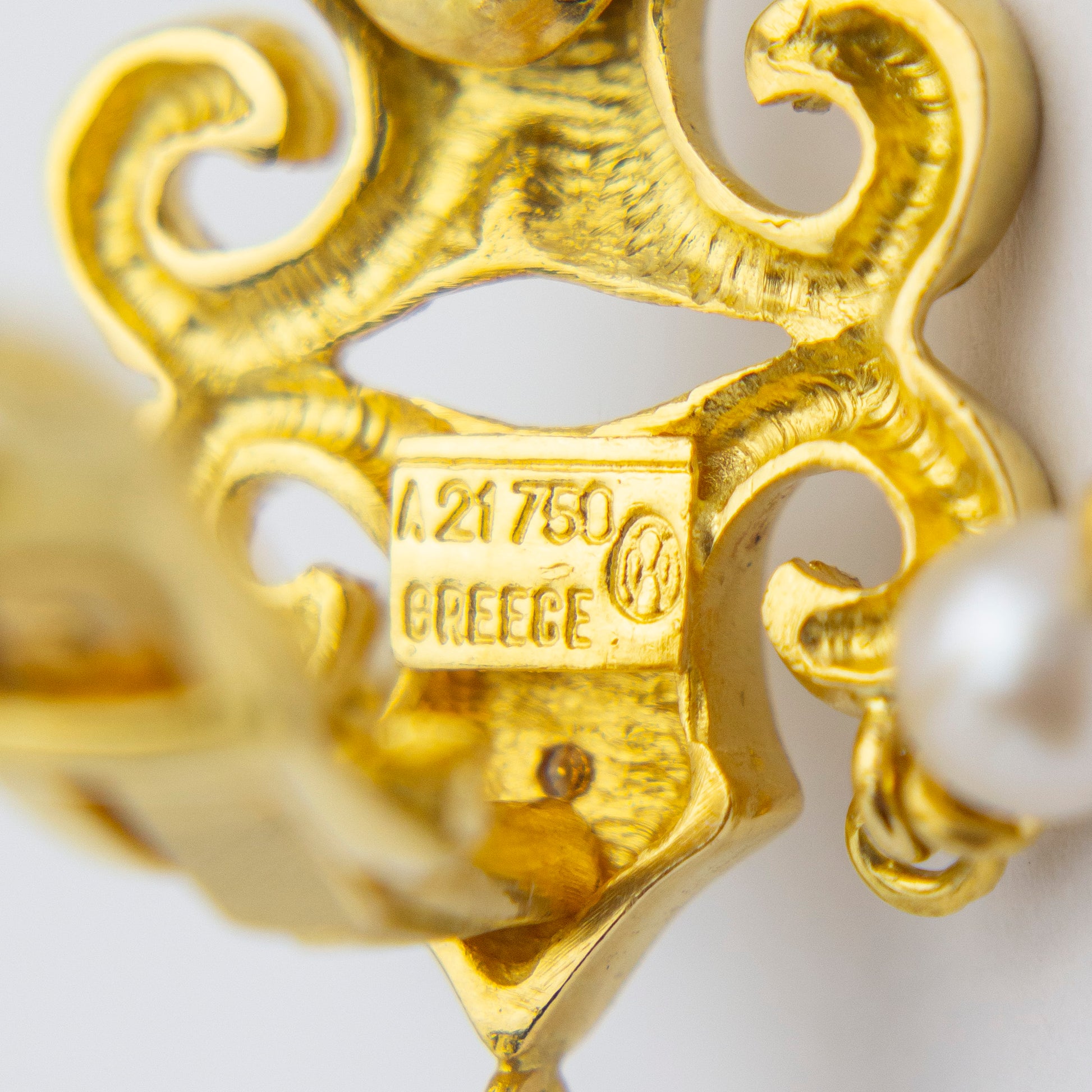 Boucles d'oreilles pendantes Ilias Lalaounis en diamants et perles