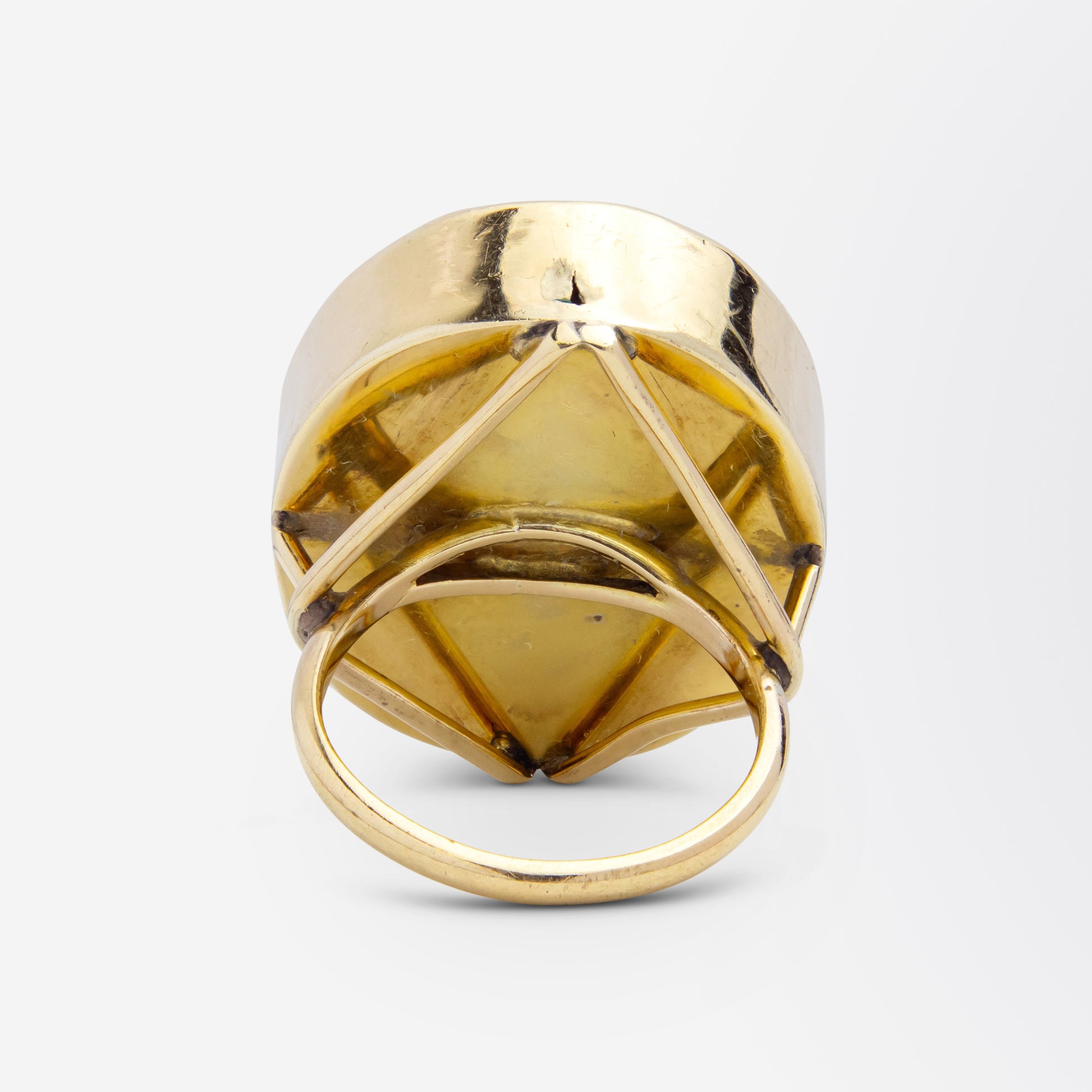 Bague en verre intaille du XVIIIe siècle et or jaune 9 carats