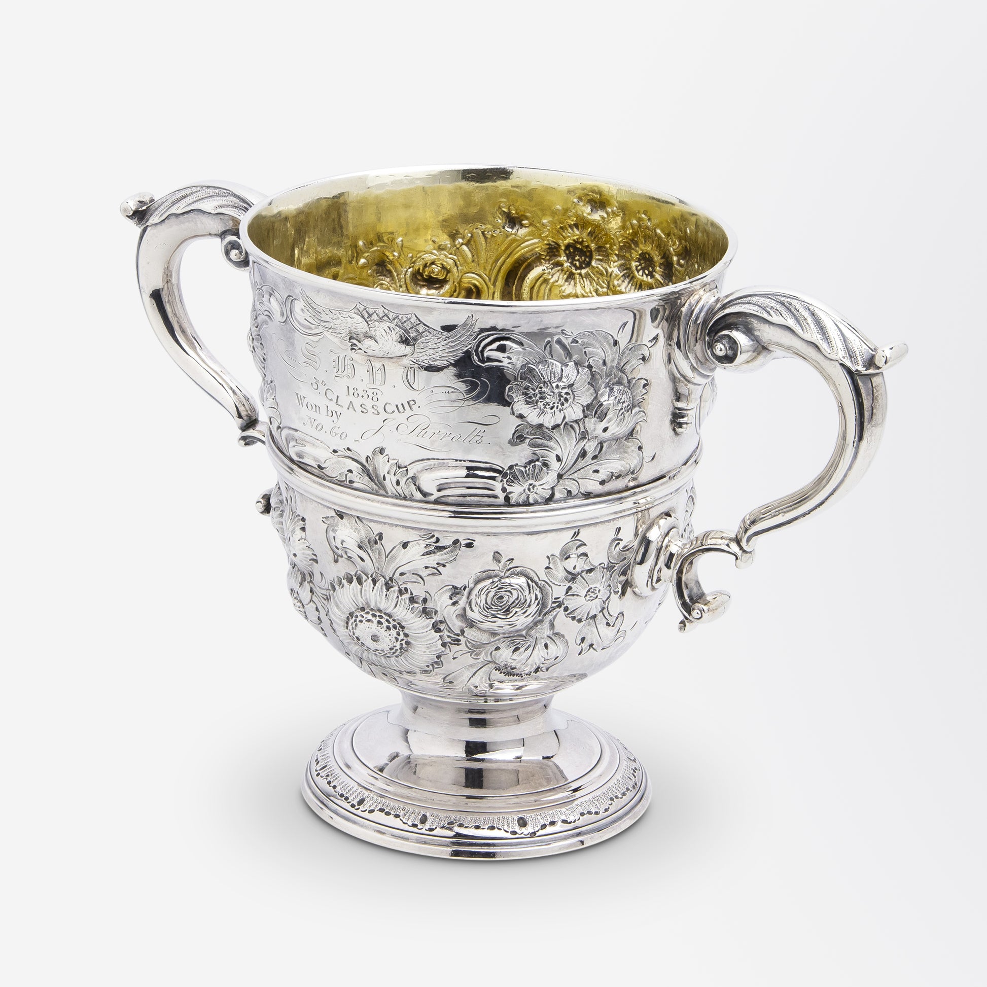 Coupe trophée irlandaise en argent repoussé du XIXe siècle