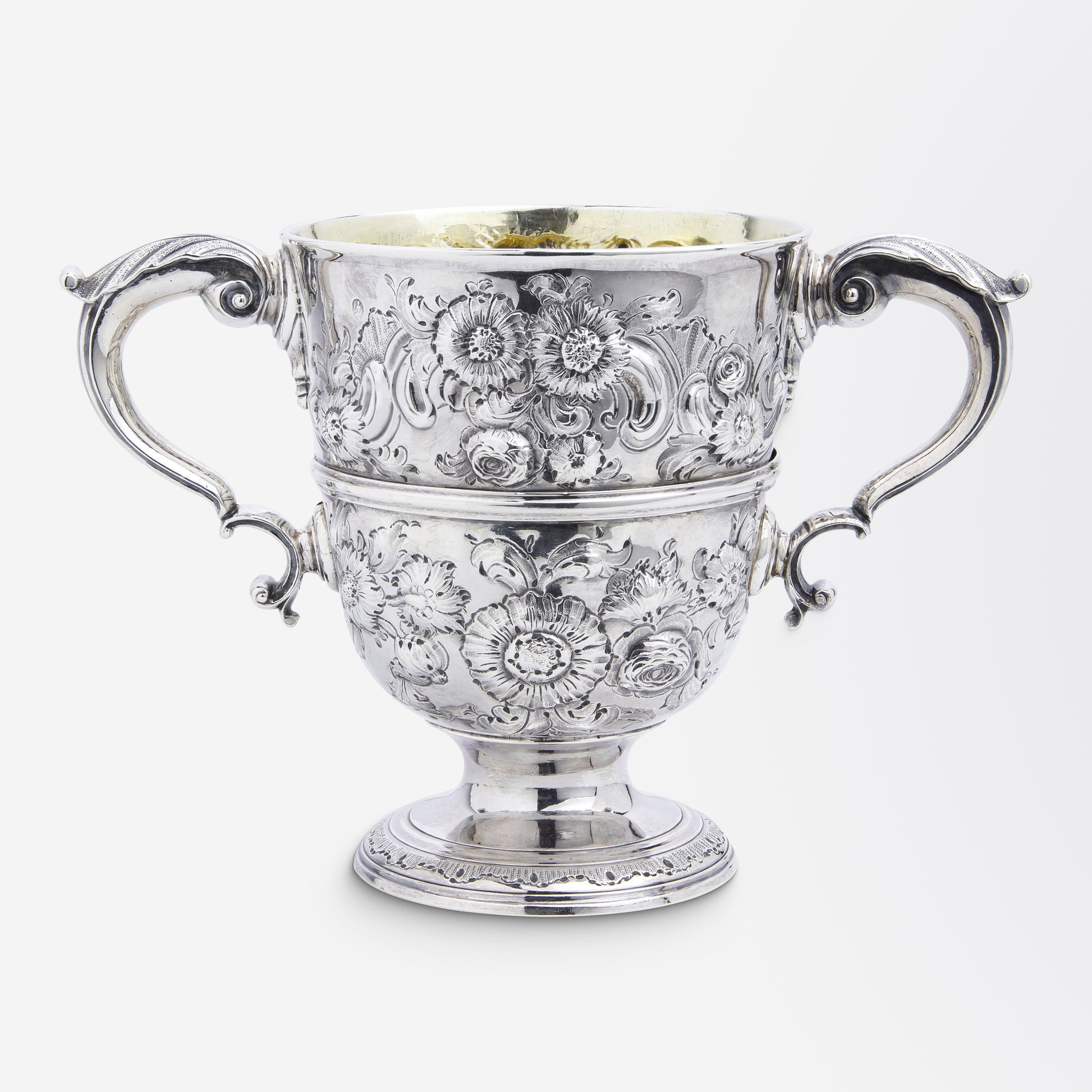 Coupe trophée irlandaise en argent repoussé du XIXe siècle