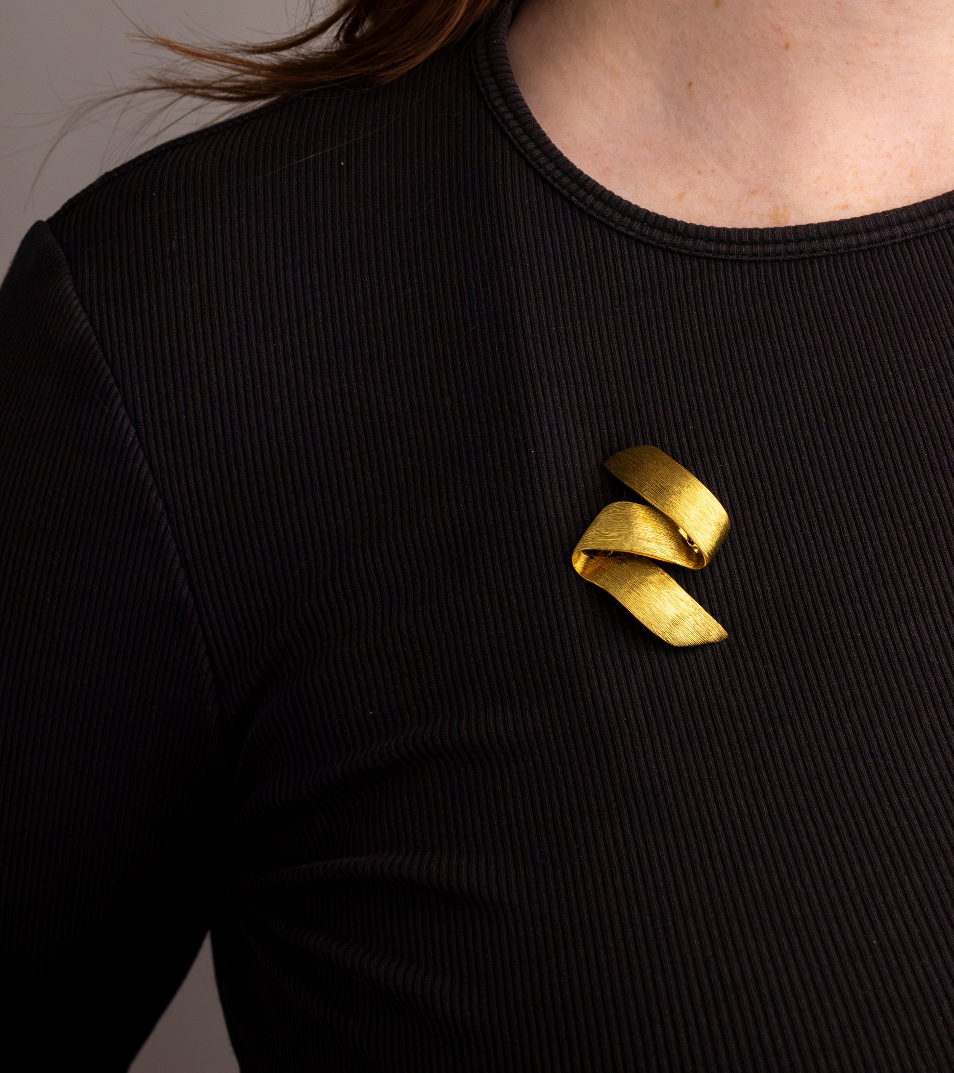 Henry Dunay Brushed 18kt Gold Brooch Pin