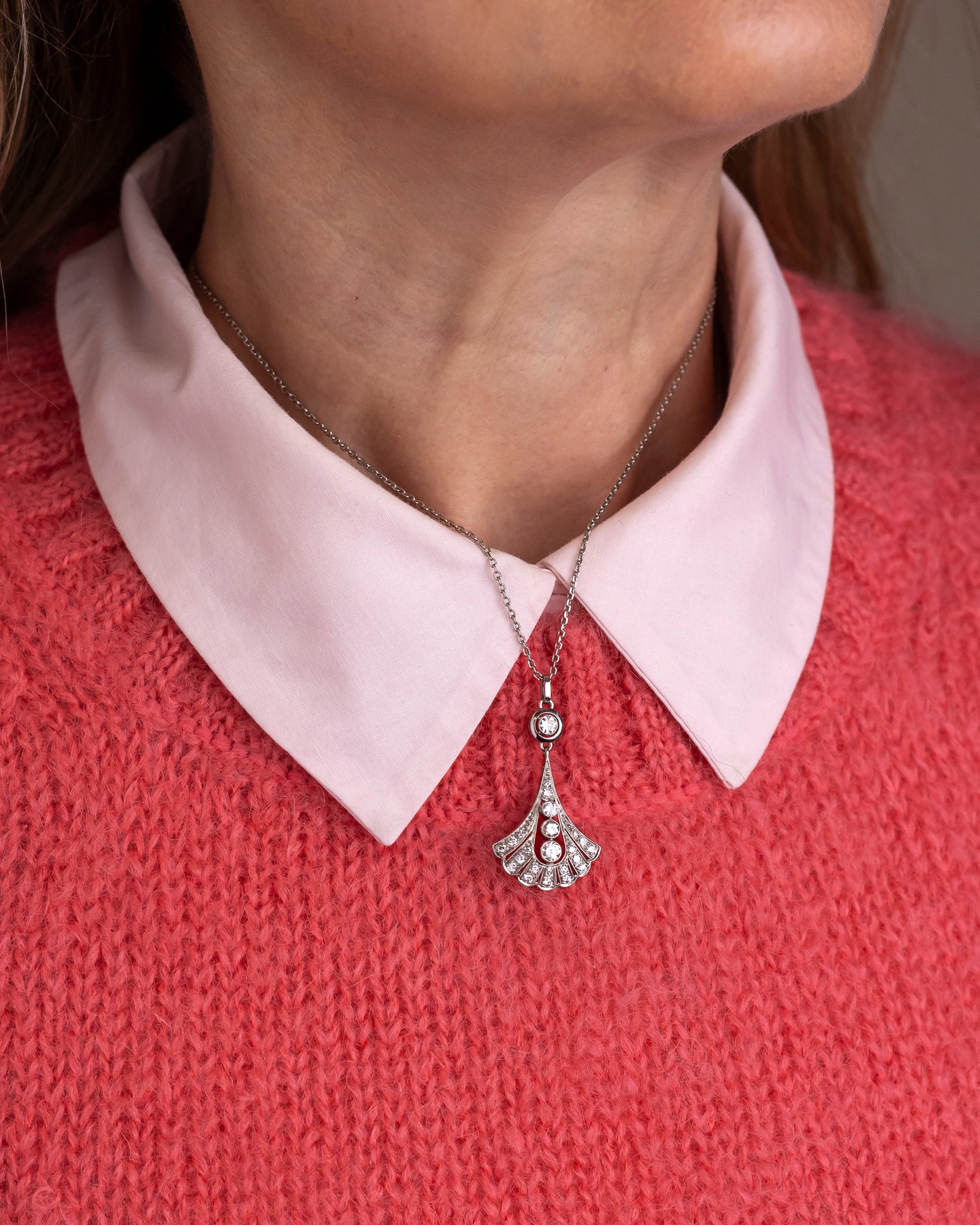 Collier éventail Art Déco en platine et diamants