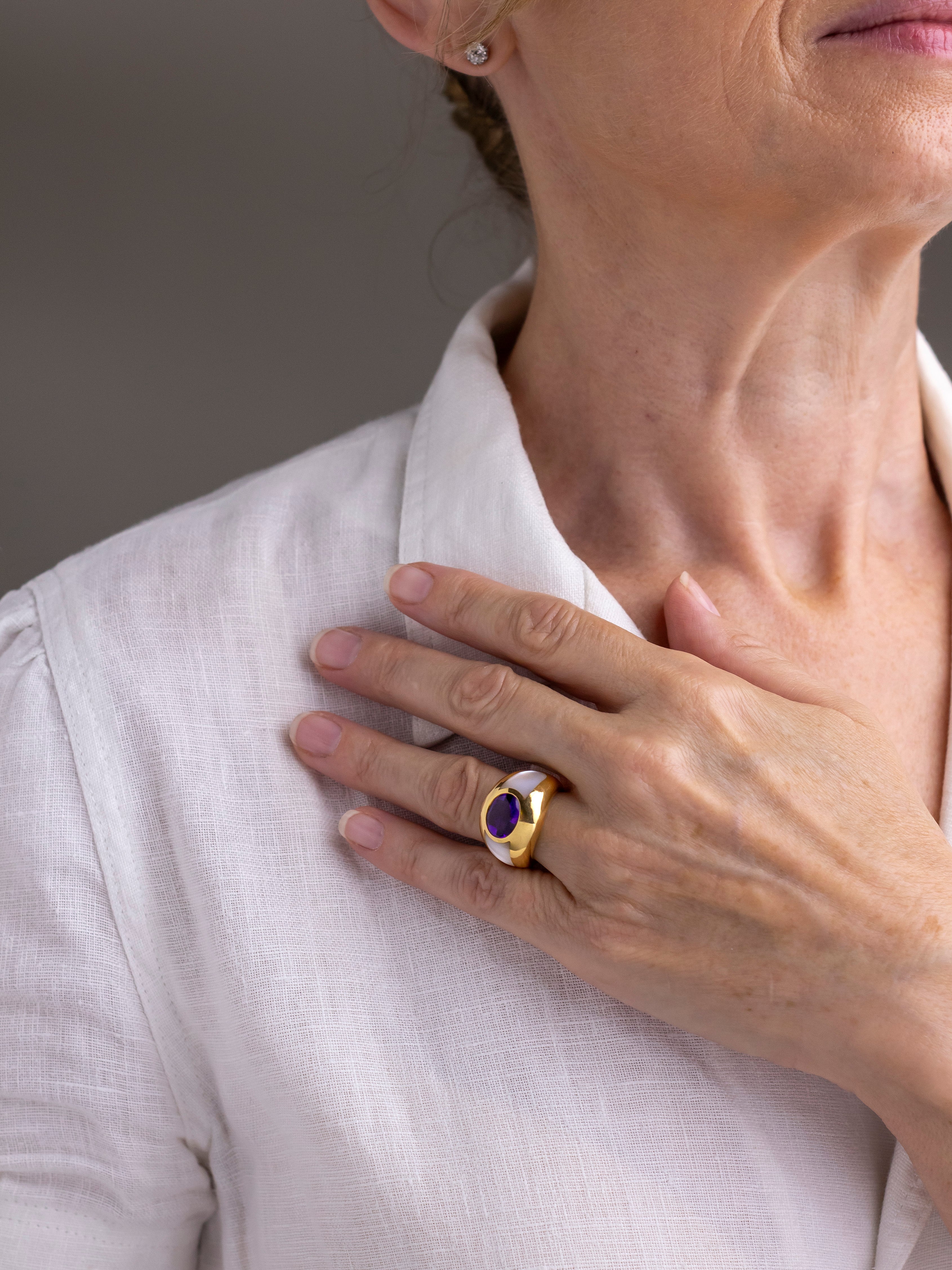 Bague cocktail Mauboussin en améthyste et nacre