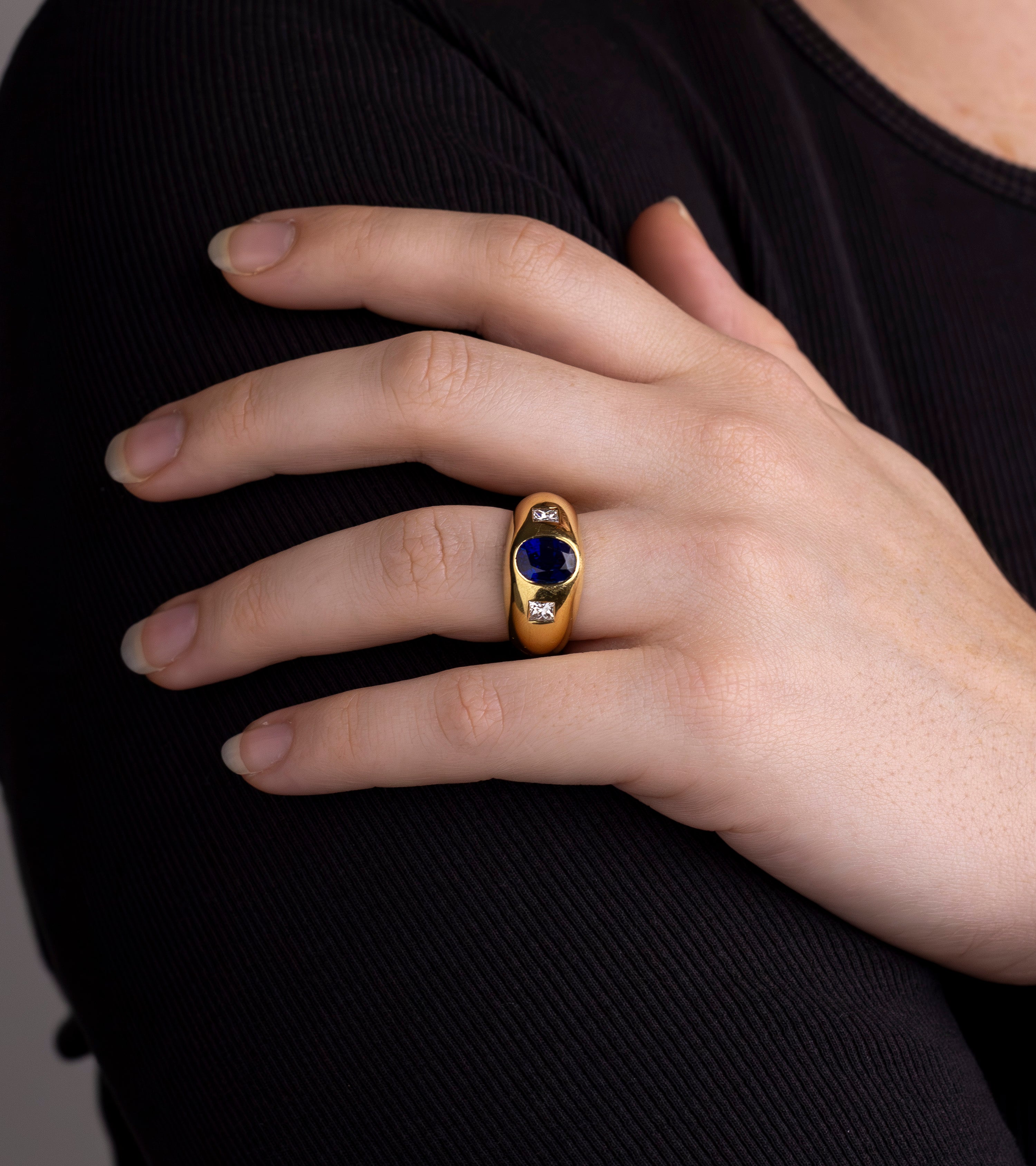 Sapphire & Diamond Gypsy Style Ring in 18kt Yellow Gold