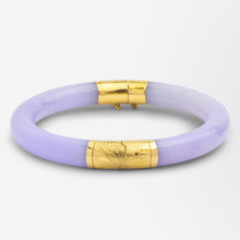 Load image into Gallery viewer, Hinged Lavender Jadeite Bangle
