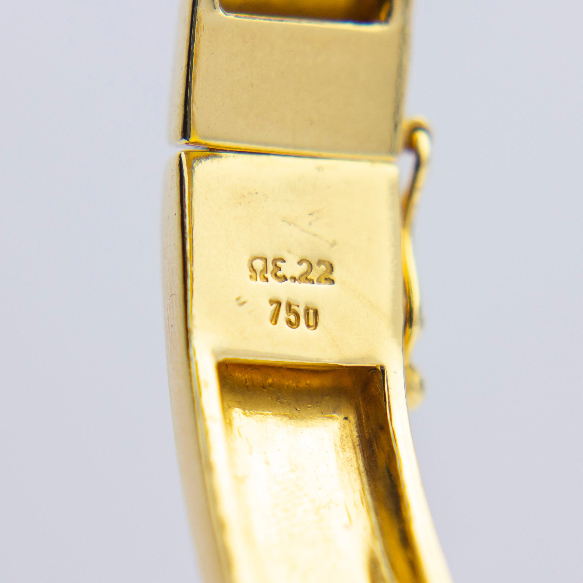 Bracelet grec en or 18 carats et lapis-lazuli