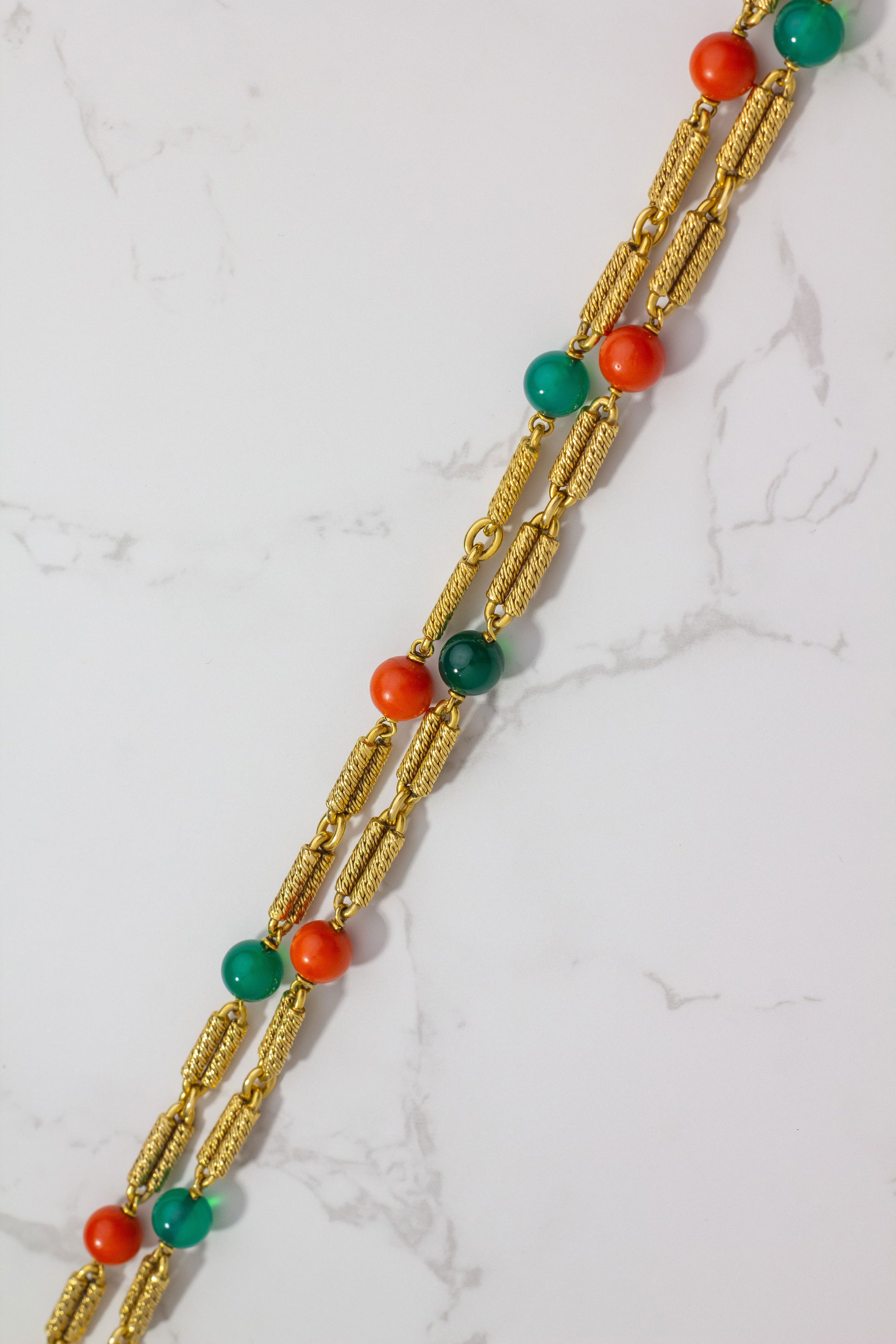 Collier Georges Lenfant en or jaune 18 carats, chrysoprase et corail