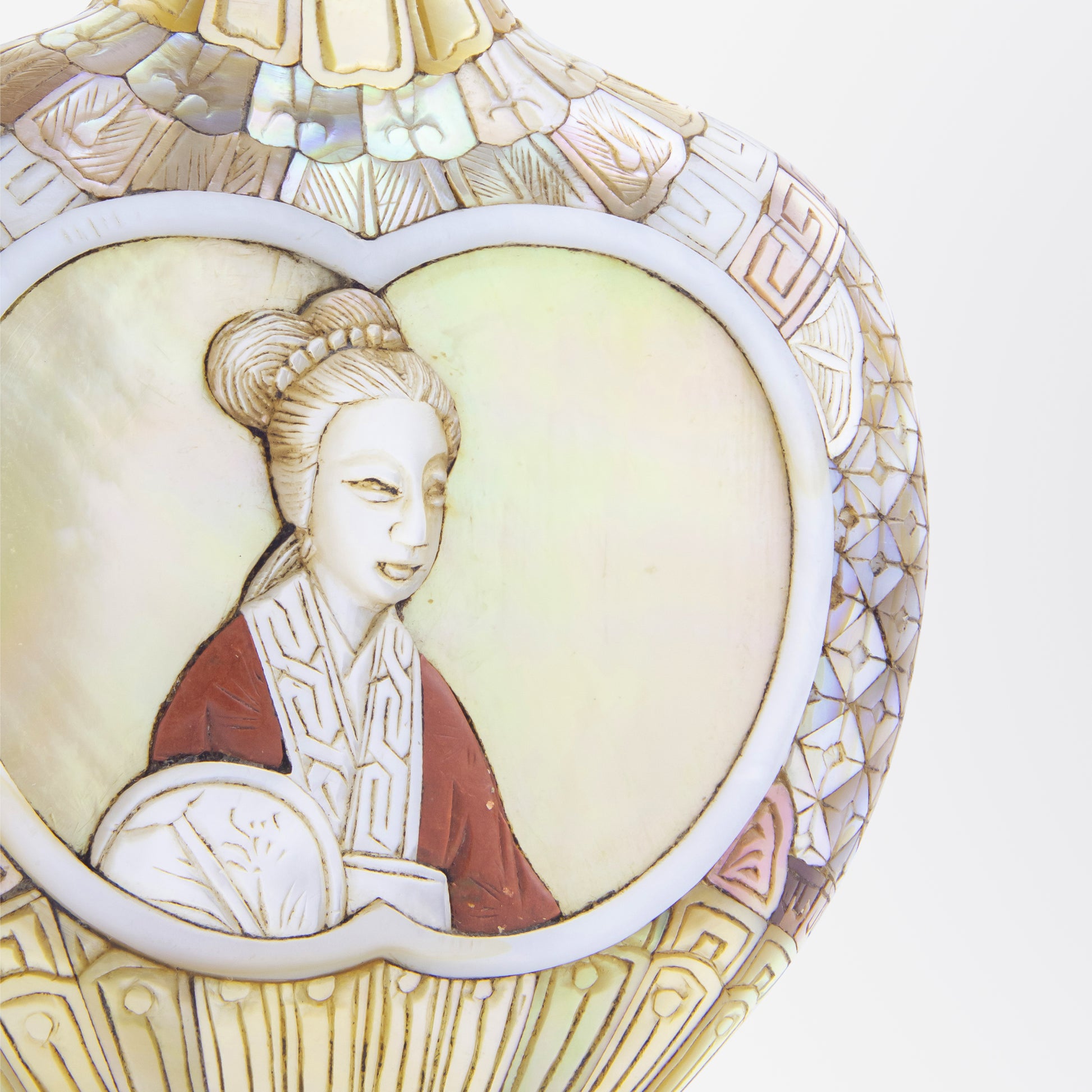 Qianlong Style Mother of Pearl Snuff Bottle