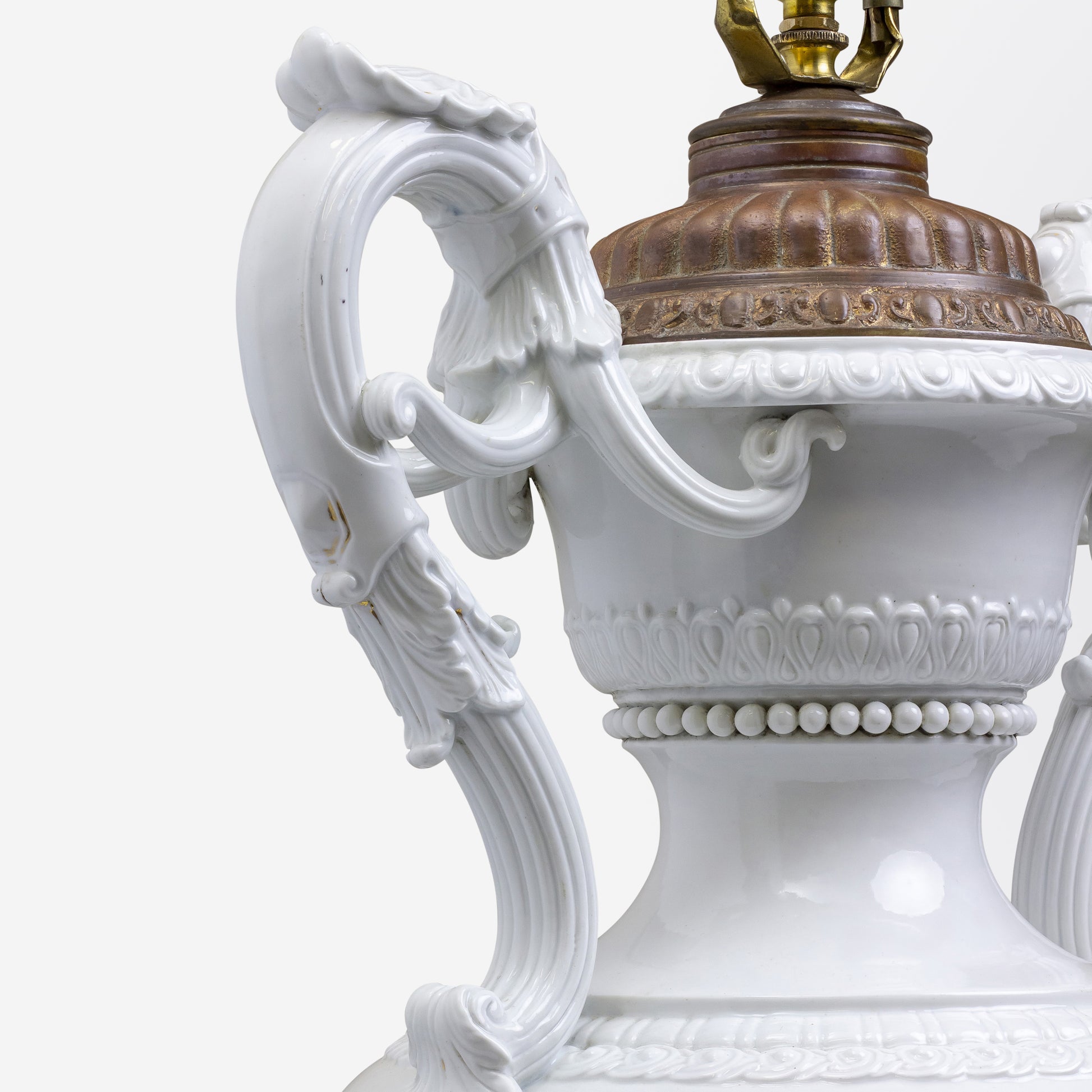 Grande lampe néoclassique de Meissen