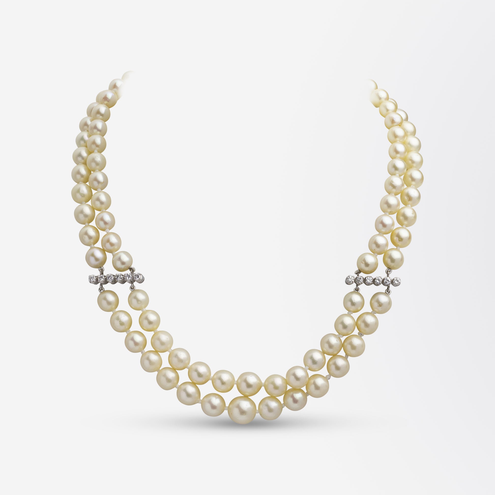 Ventrella de Rome, Collier de perles et de diamants