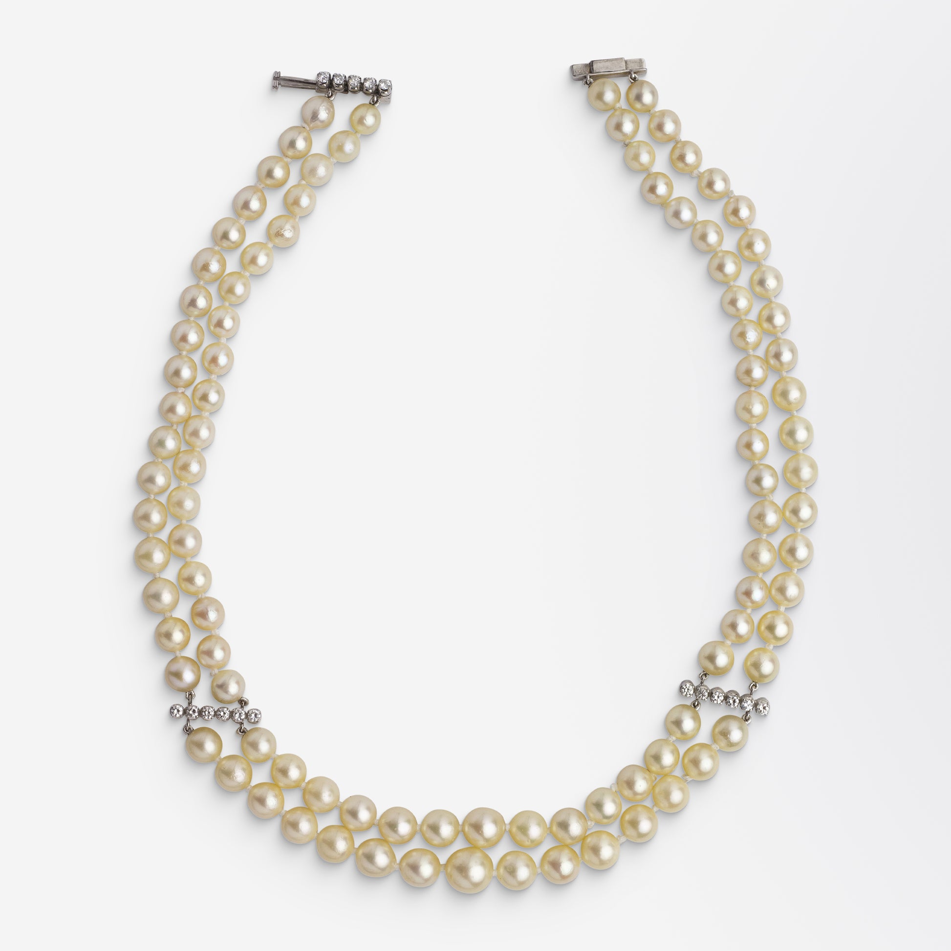 Ventrella de Rome, Collier de perles et de diamants