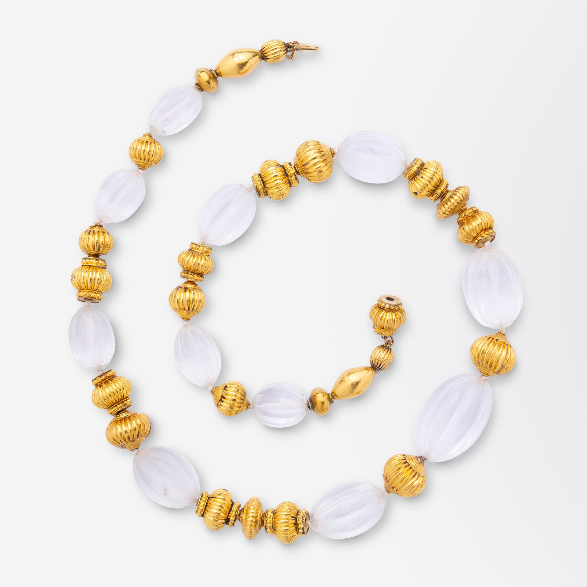 Collier de perles en cristal de roche sculpté et feuille d'or en forme de lanterne