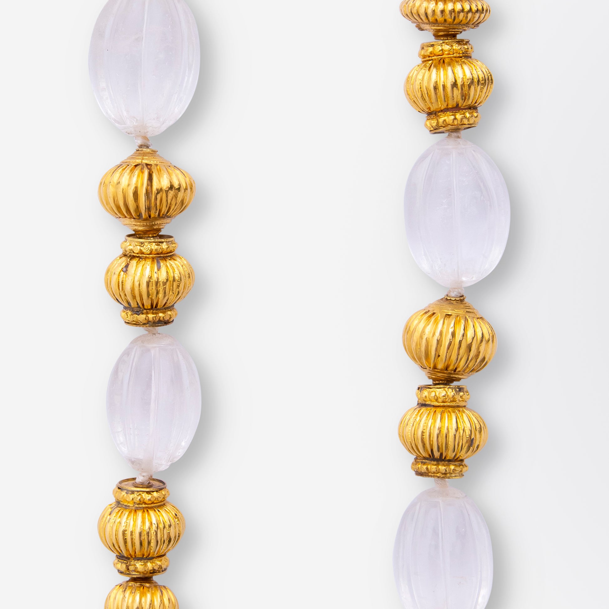 Collier de perles en cristal de roche sculpté et feuille d'or en forme de lanterne