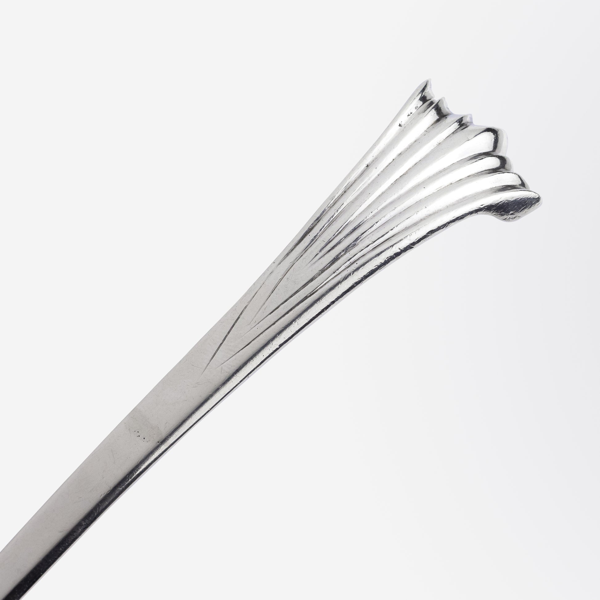 Cuillère de service cannelée en argent massif irlandais par Michael Keating