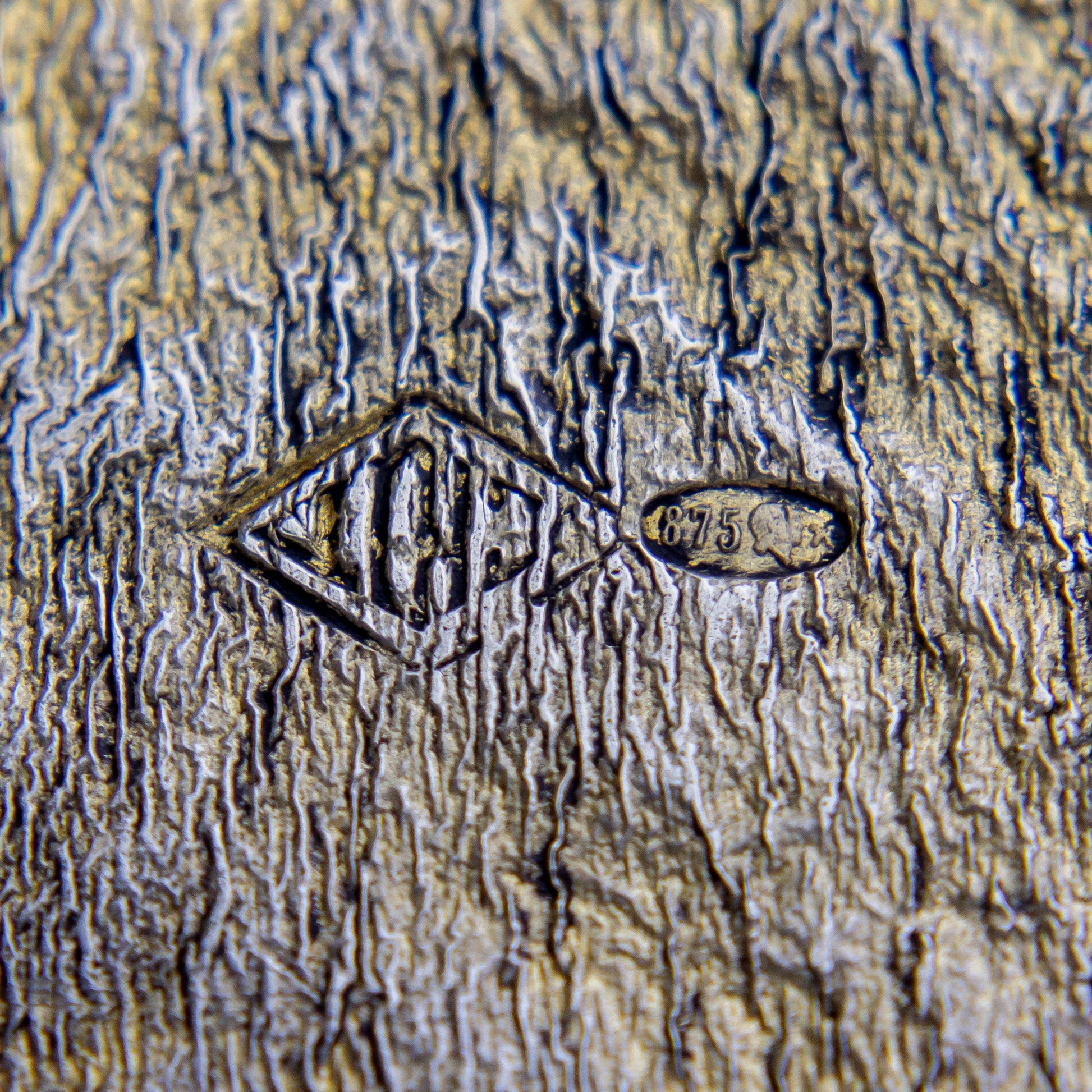 Étui à cigarettes Fabergé Samorodok avec cabochon turquoise